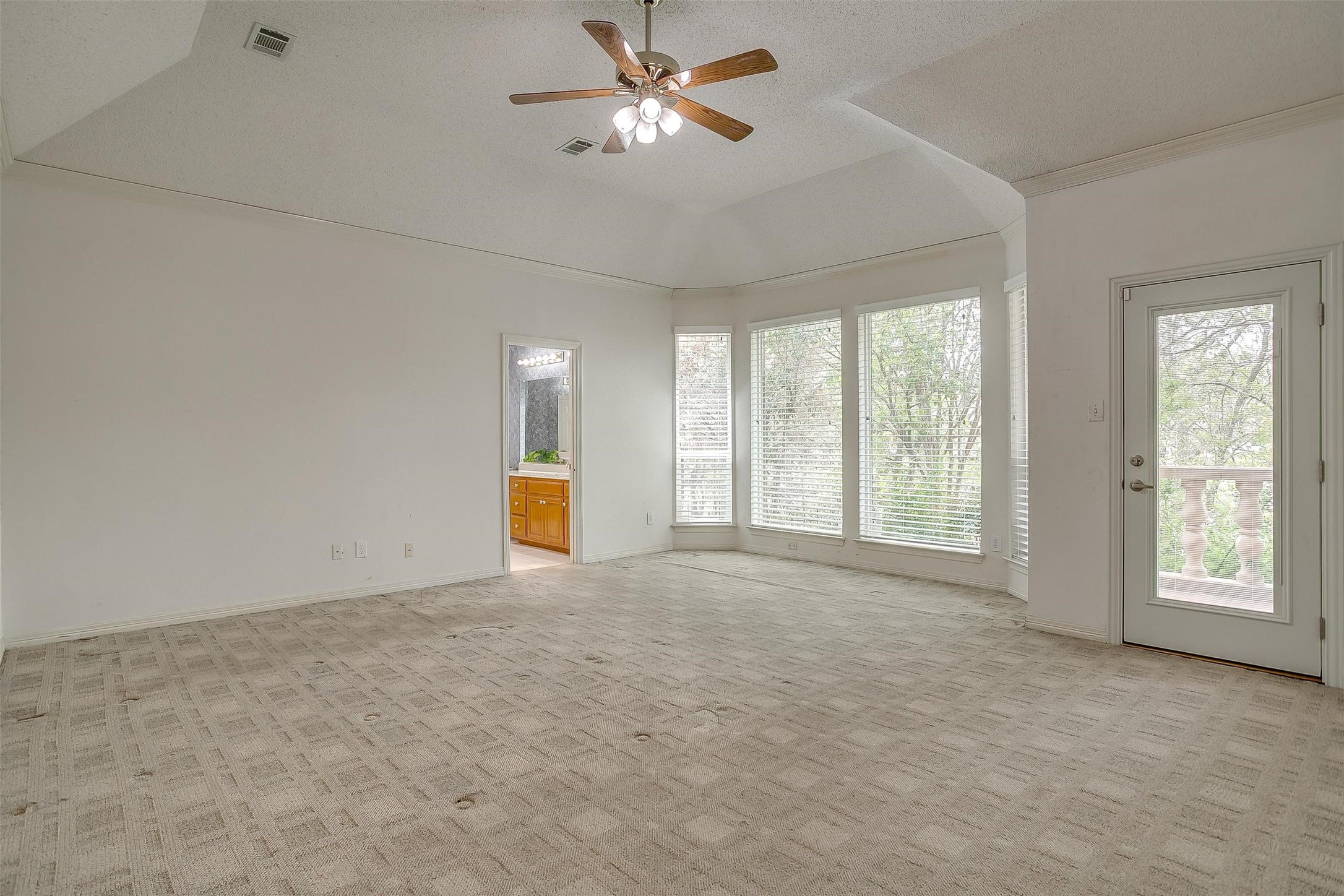 1002 Loch Lomond Drive