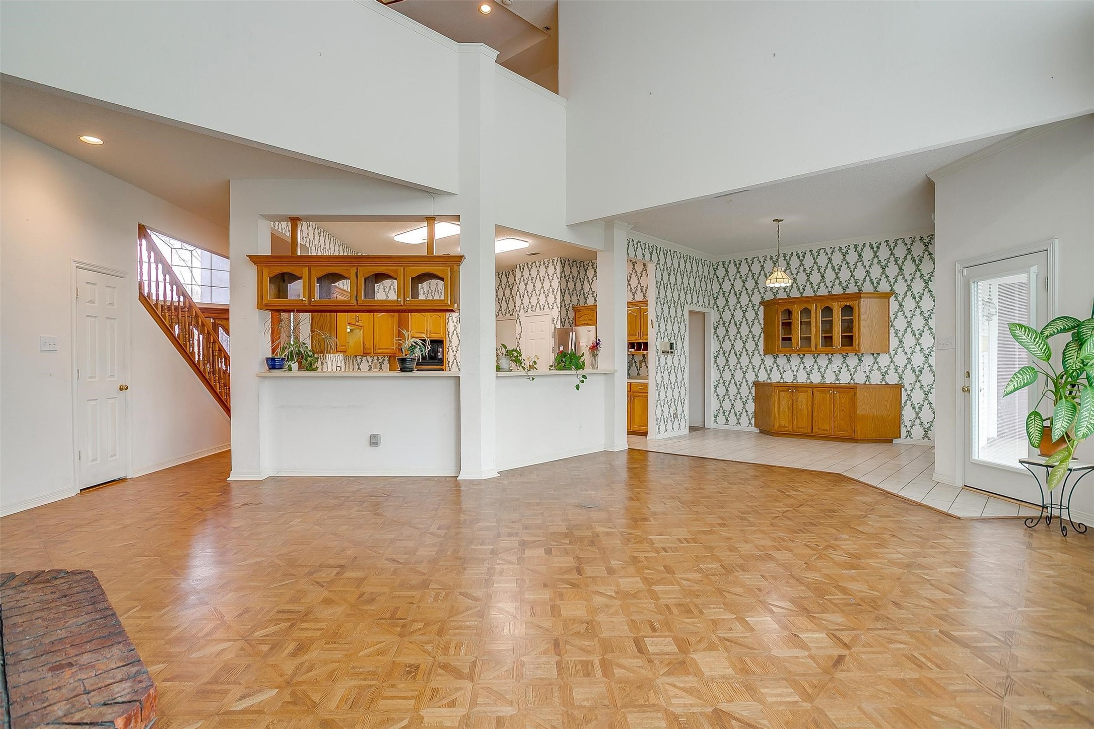 1002 Loch Lomond Drive
