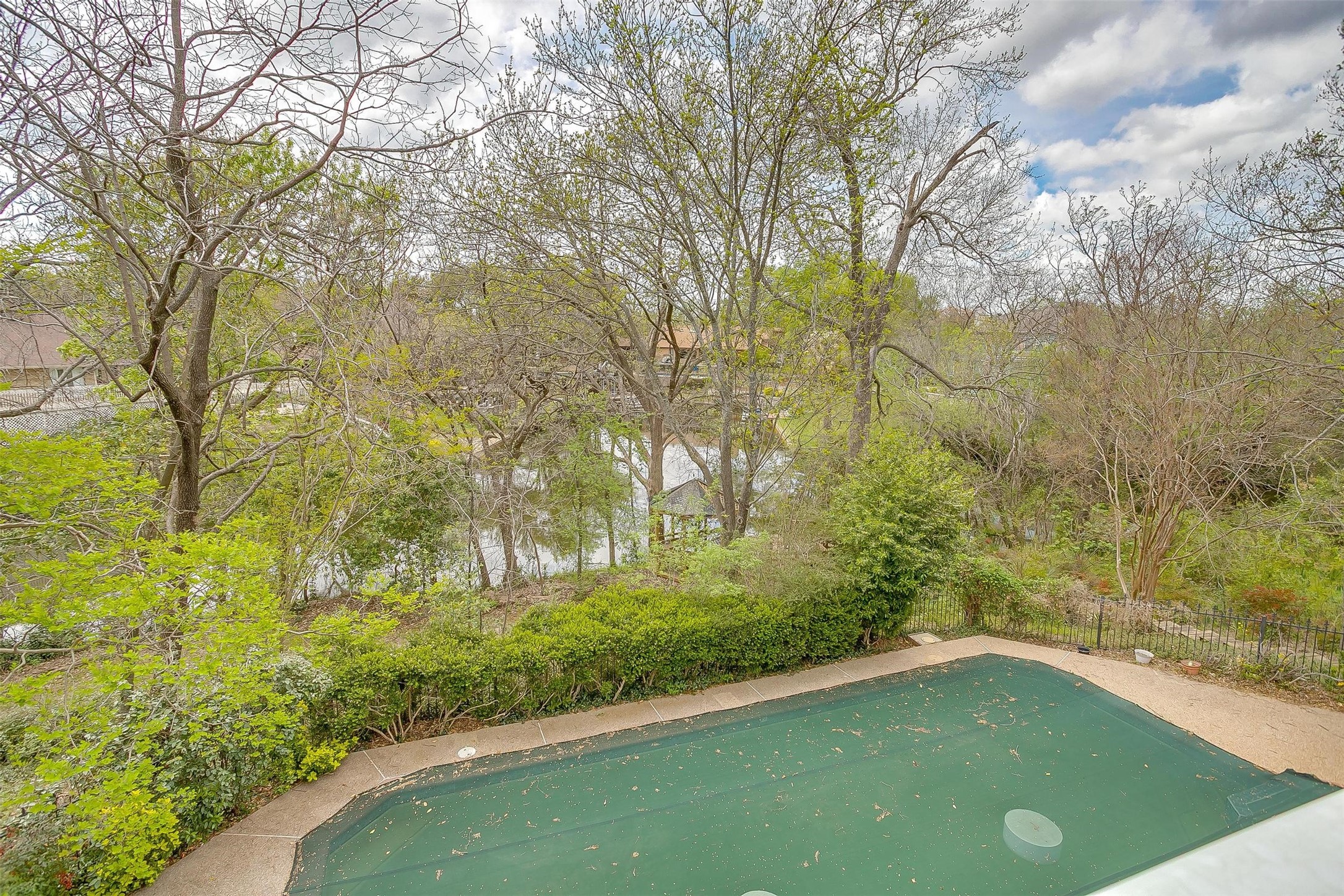 1002 Loch Lomond Drive