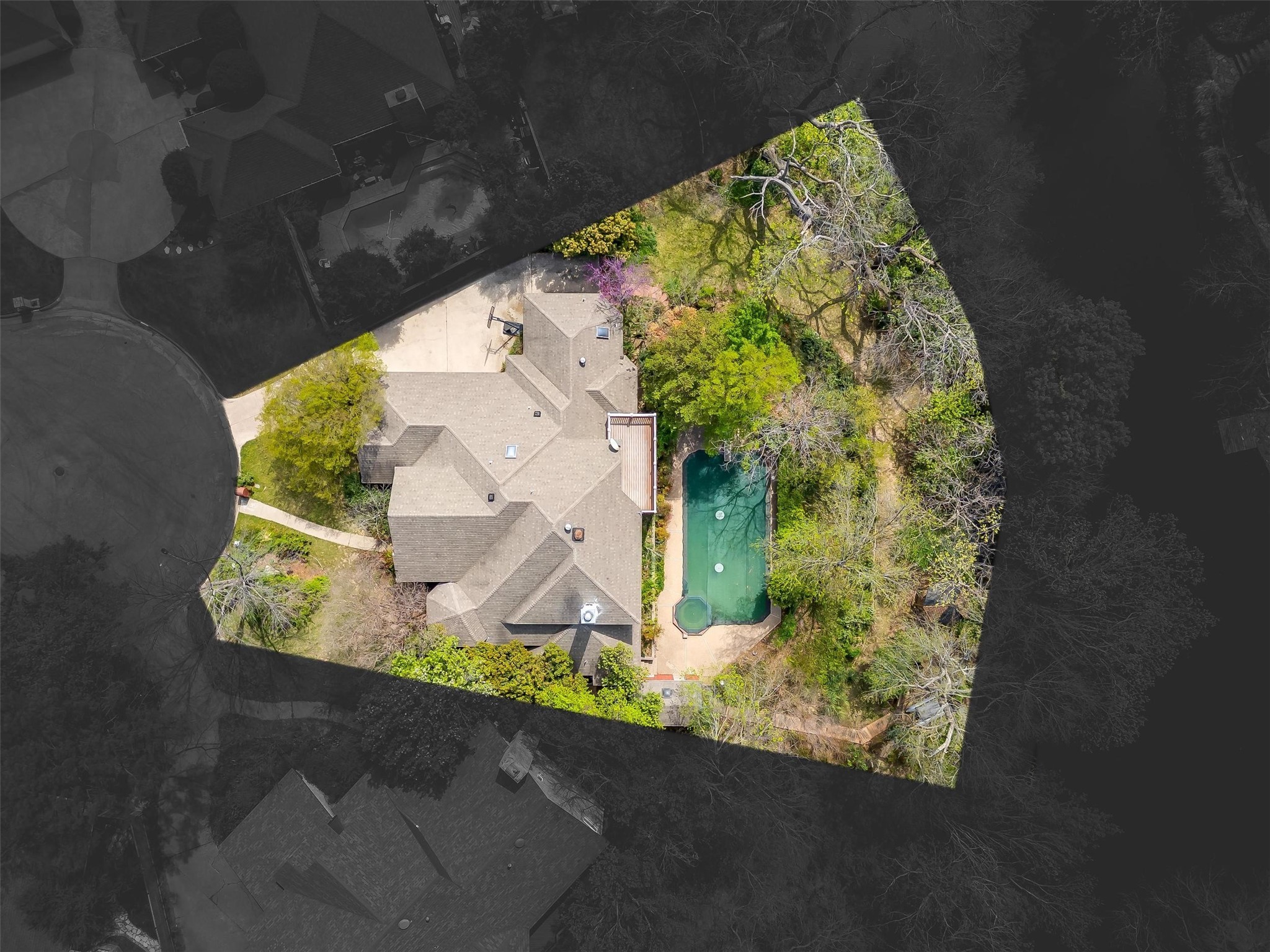 1002 Loch Lomond Drive