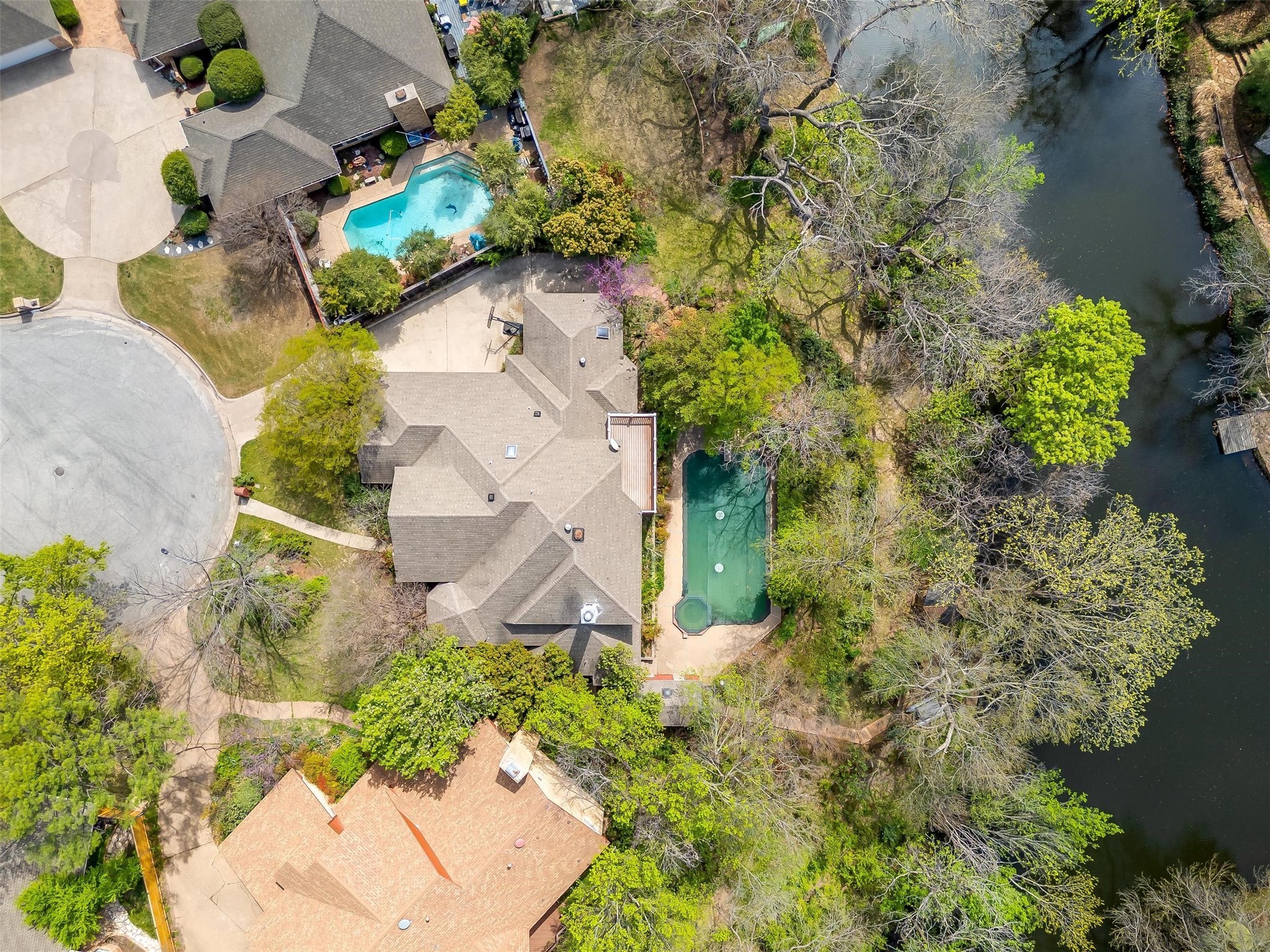 1002 Loch Lomond Drive