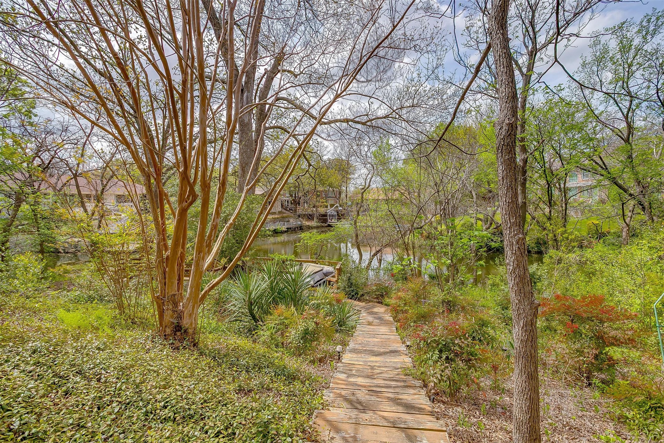 1002 Loch Lomond Drive