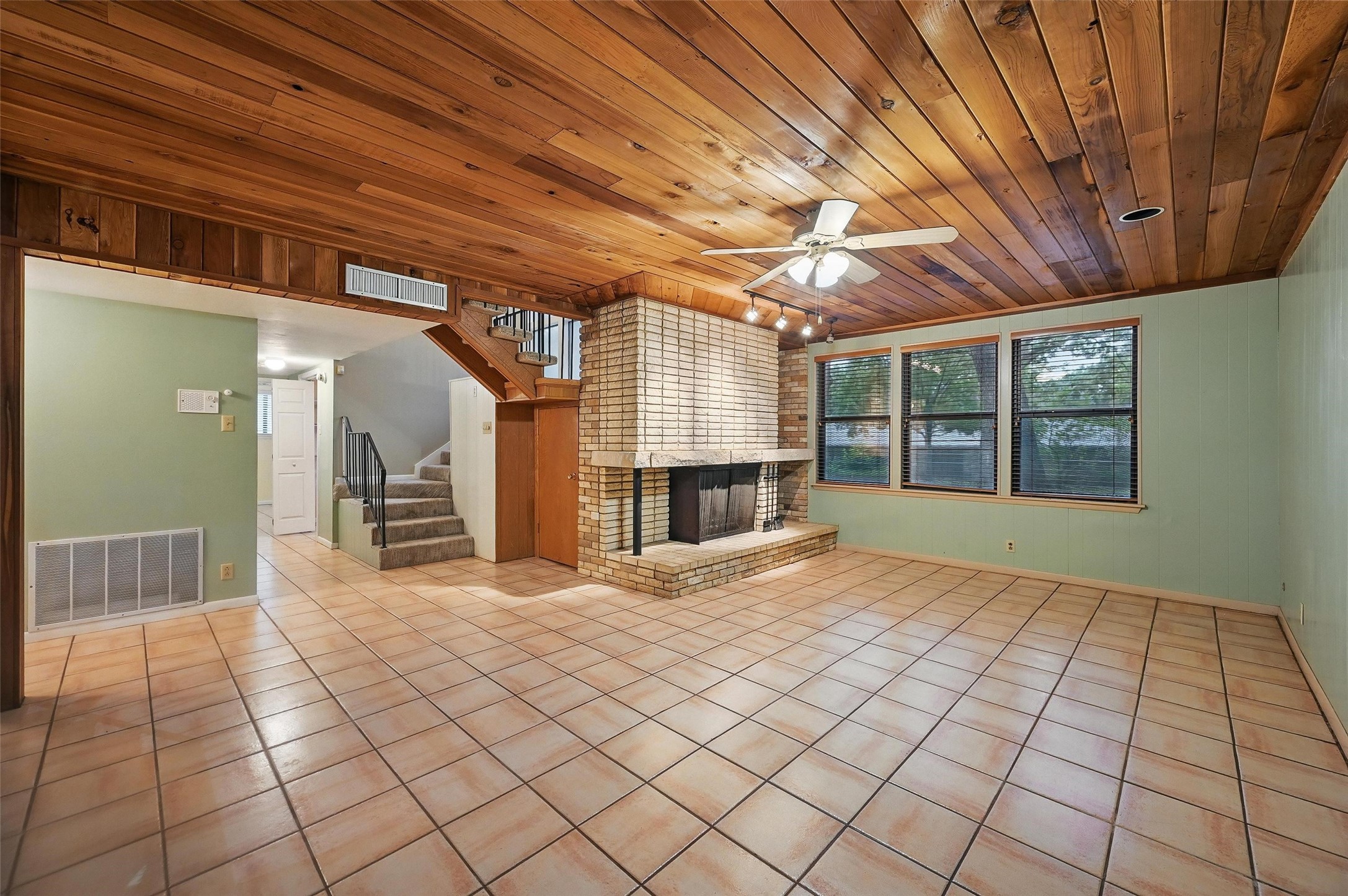 2015 Mill Creek Drive
