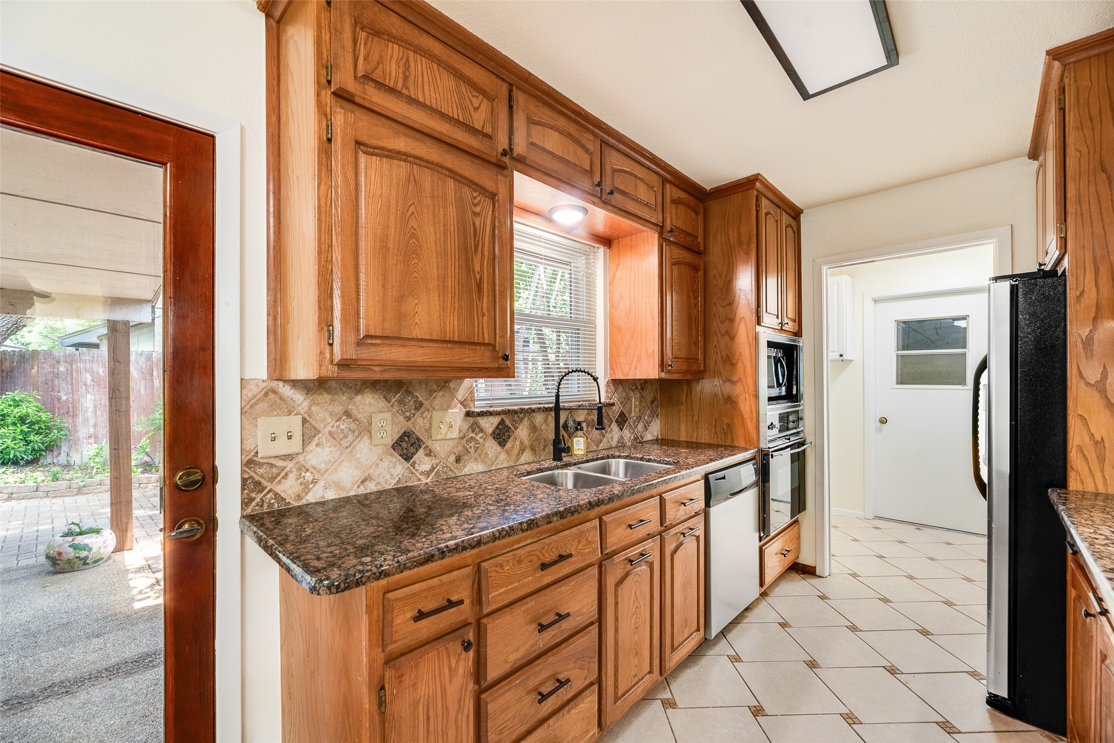 2604 Brentwood Circle