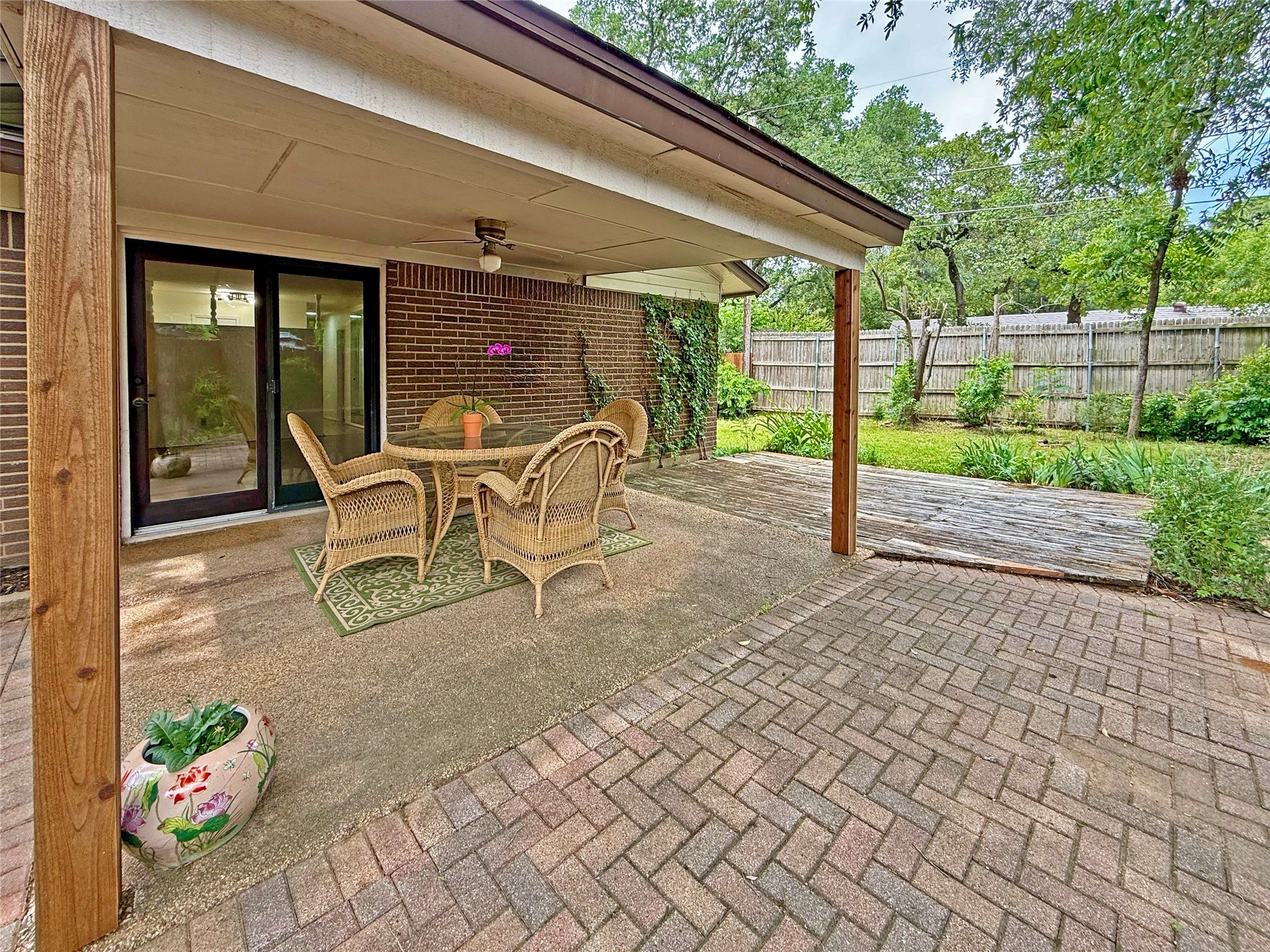 2604 Brentwood Circle