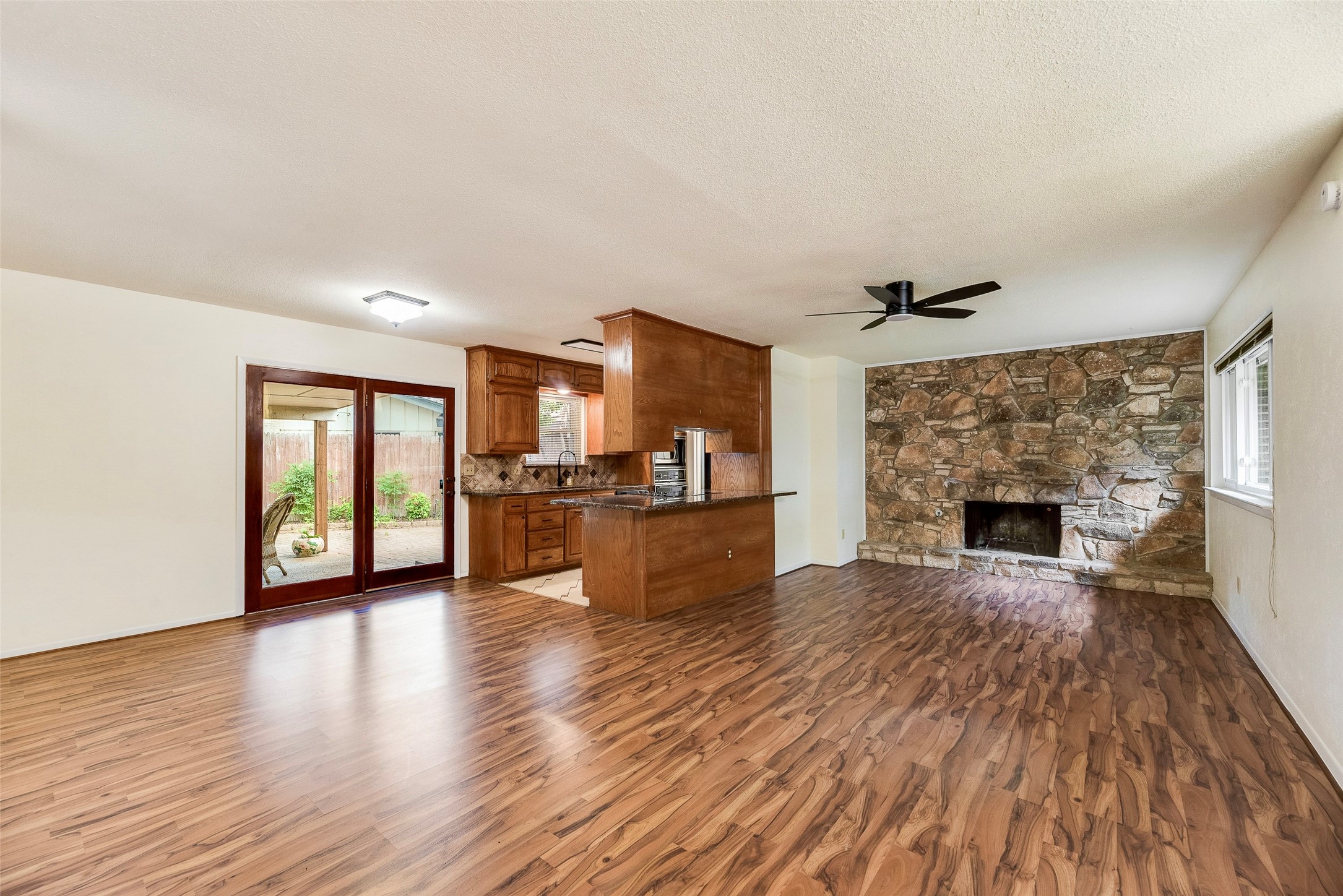 2604 Brentwood Circle