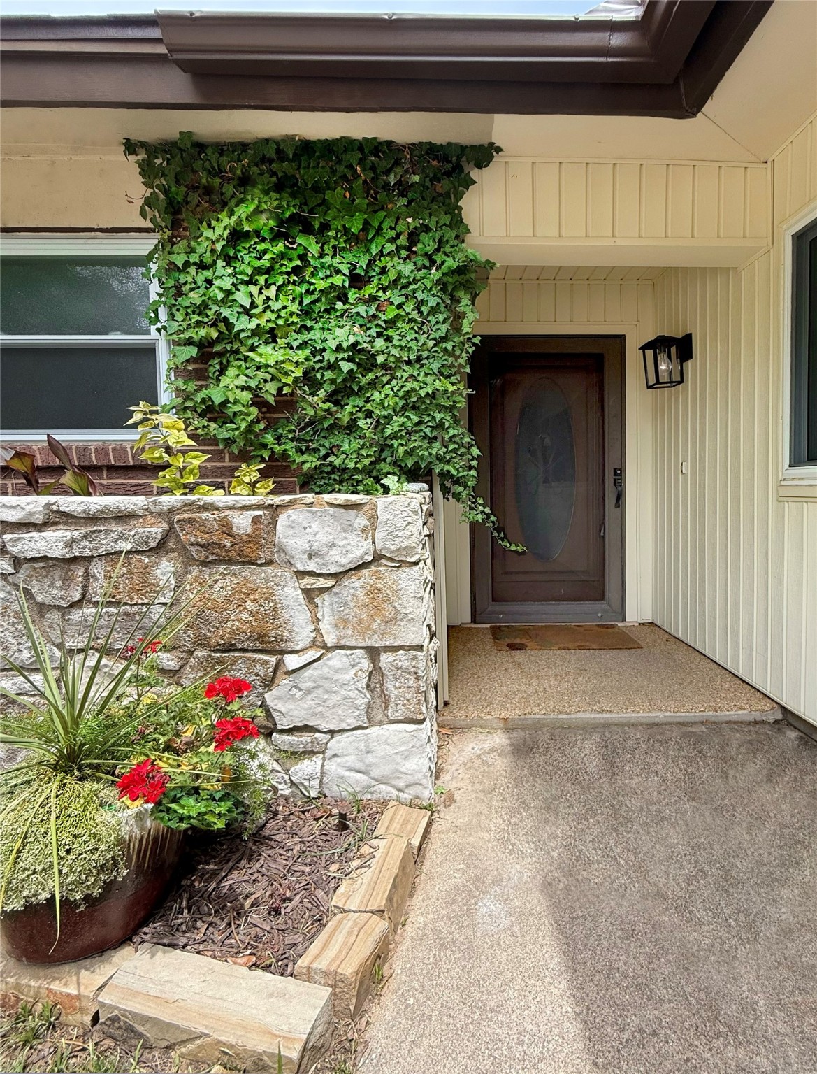 2604 Brentwood Circle