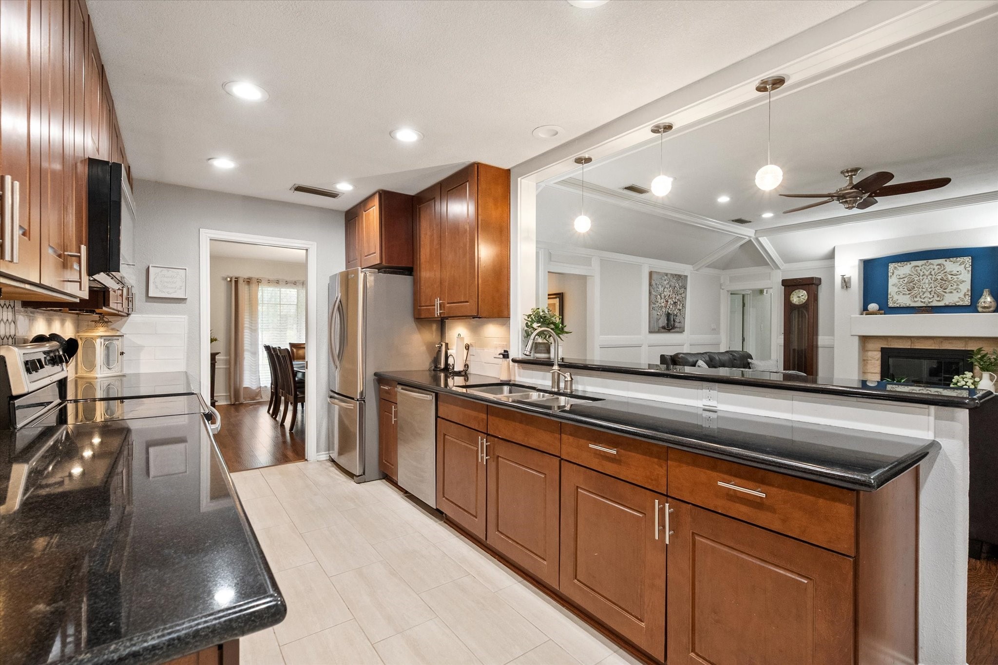 4816 Racquet Club Drive