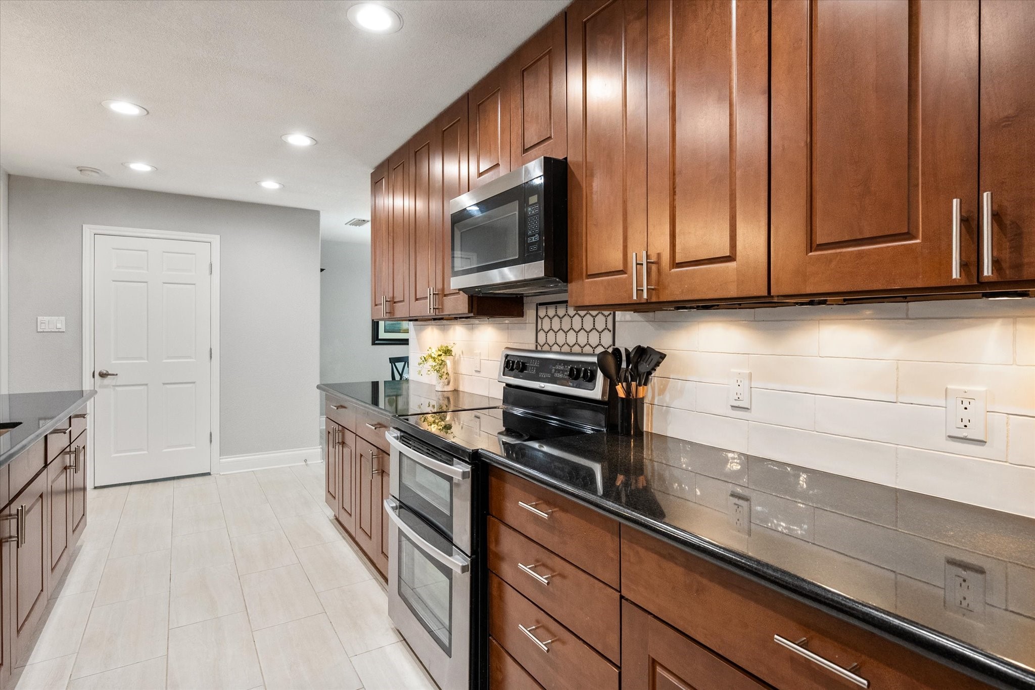 4816 Racquet Club Drive