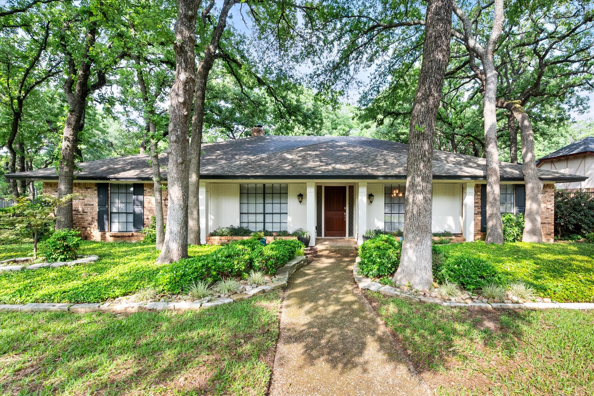 4816 Racquet Club Drive