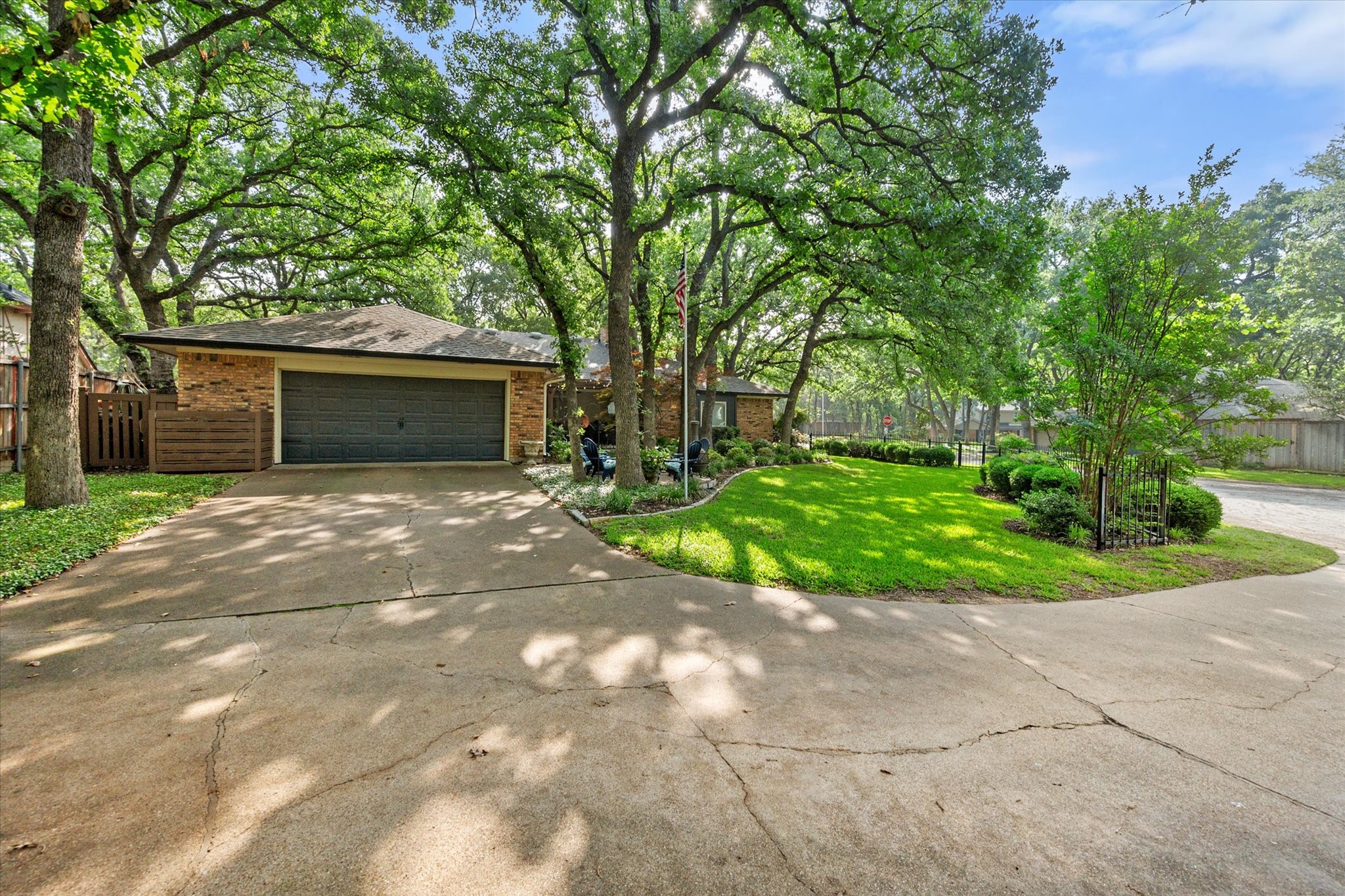 4816 Racquet Club Drive