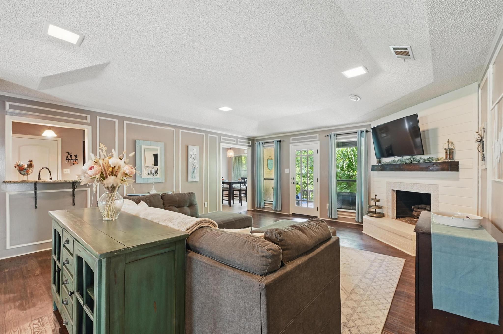 4109 Three Oaks Drive