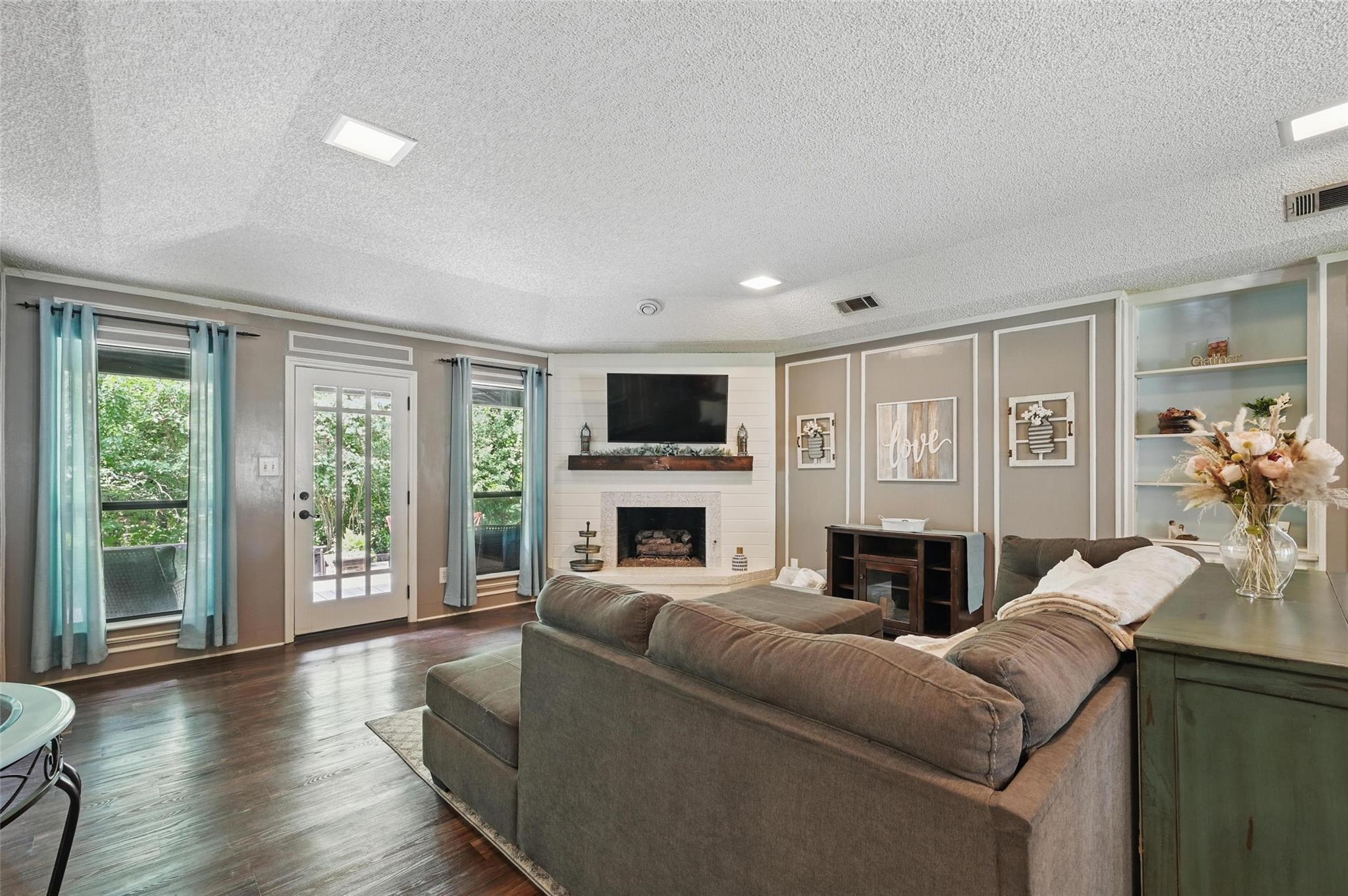 4109 Three Oaks Drive