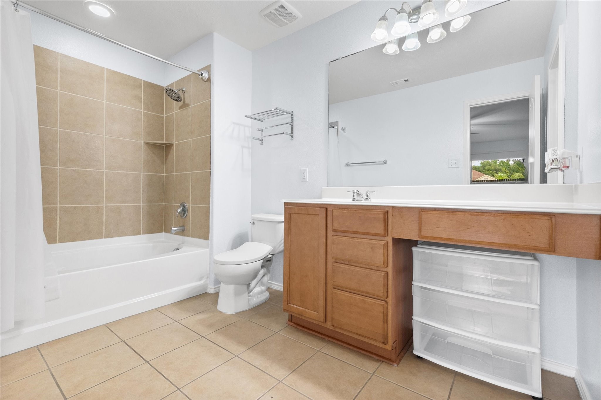 1856 Lynnwood Hills Drive