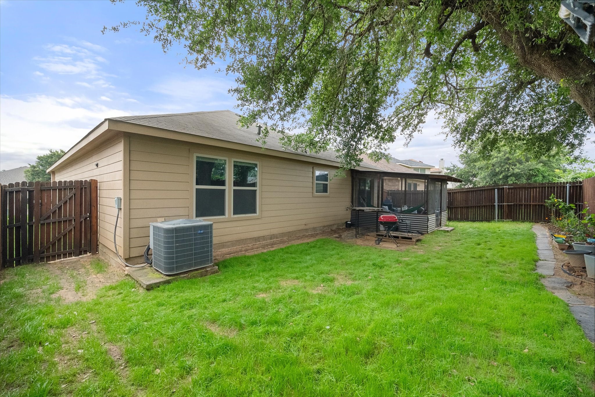 1856 Lynnwood Hills Drive