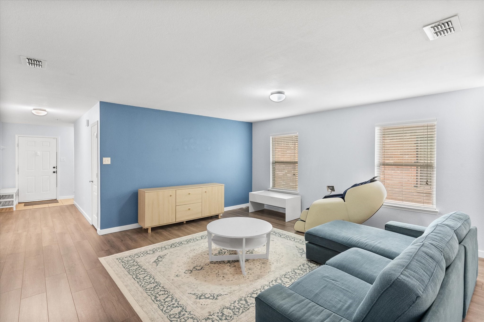 1856 Lynnwood Hills Drive