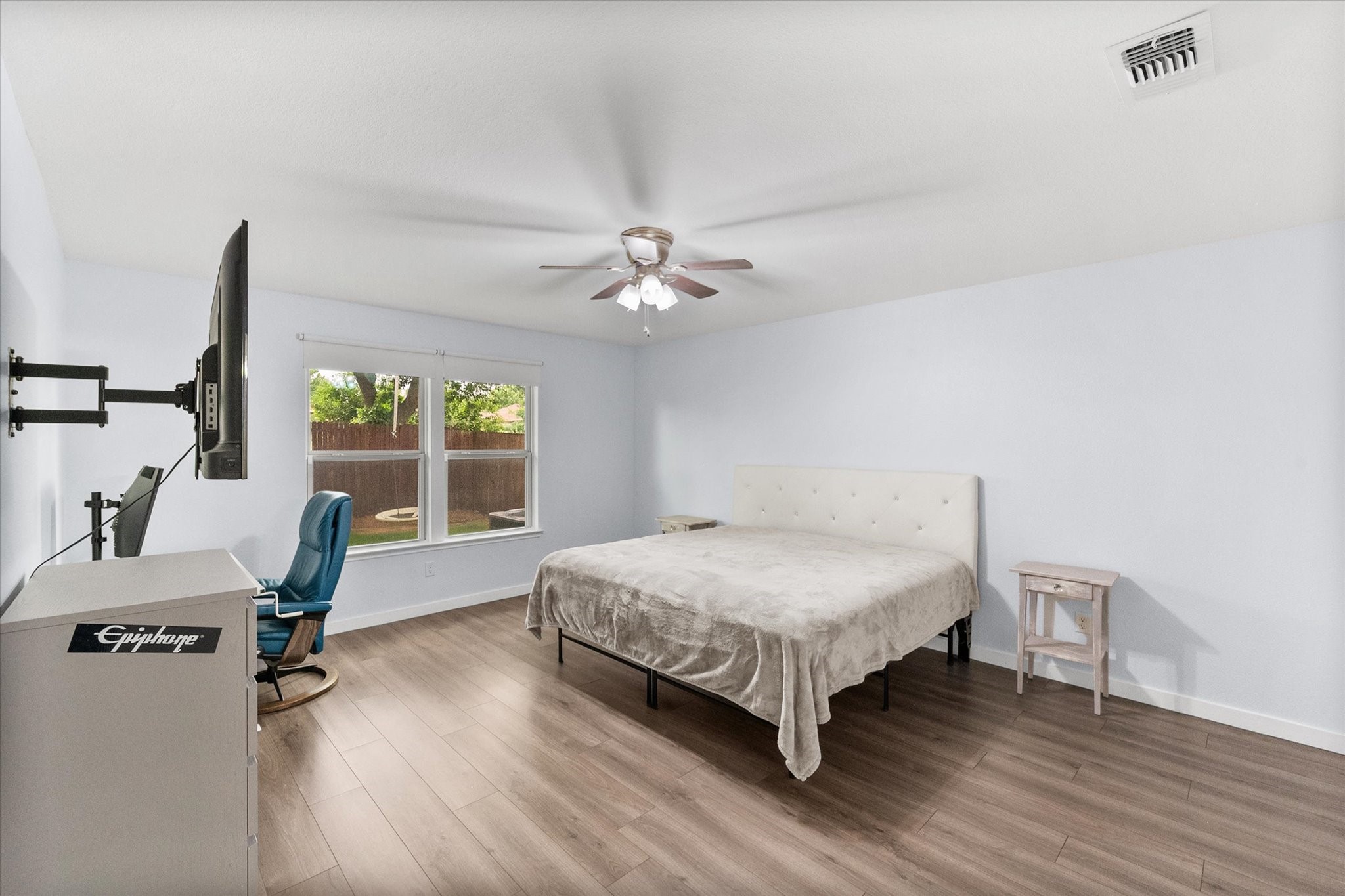 1856 Lynnwood Hills Drive