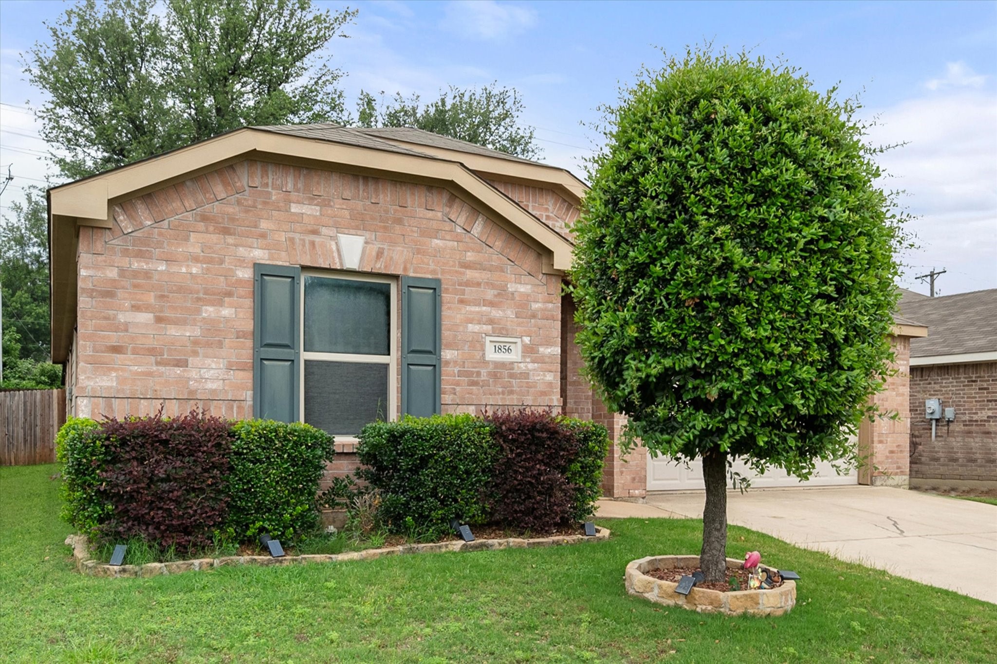 1856 Lynnwood Hills Drive