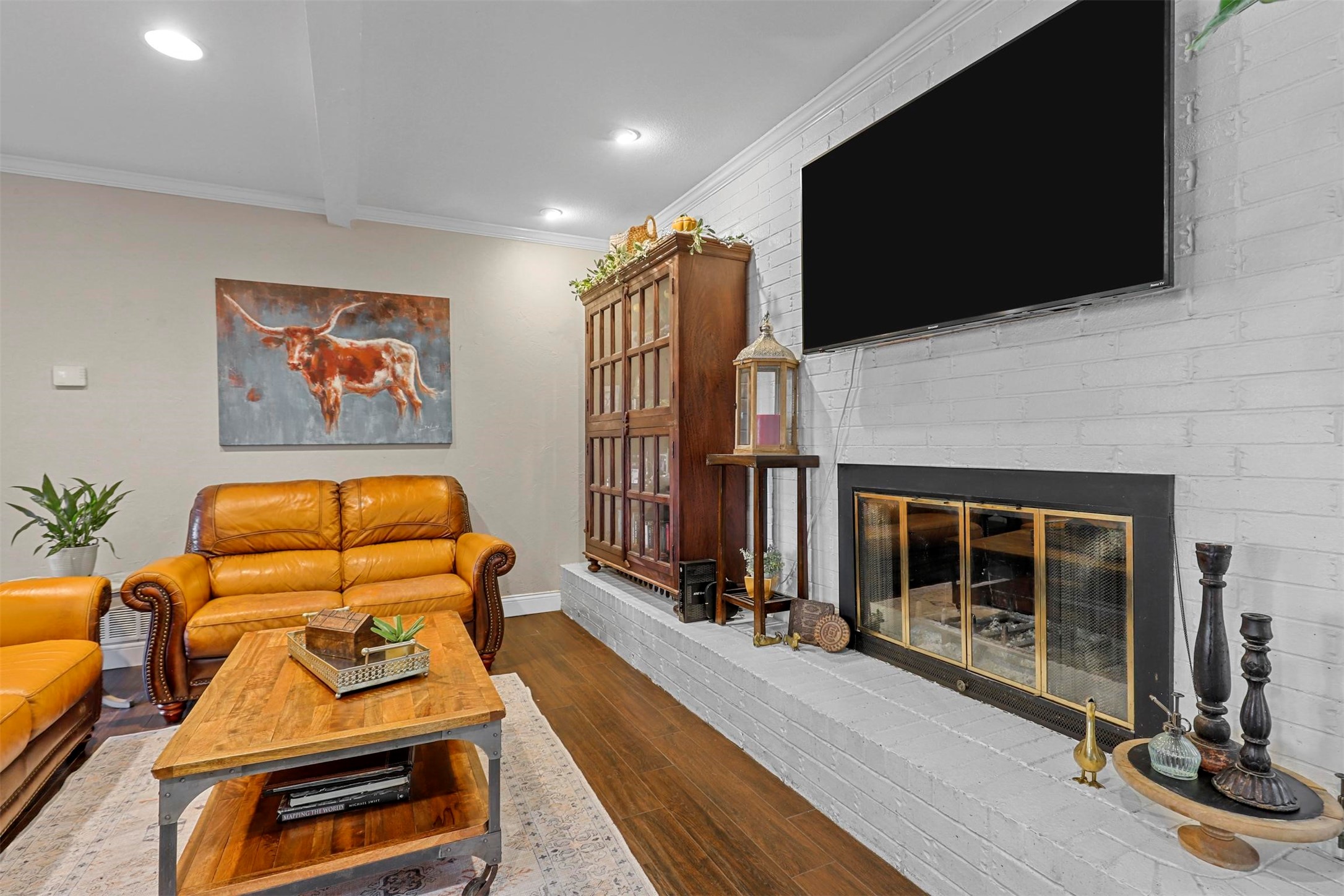 1509 Ems Road W