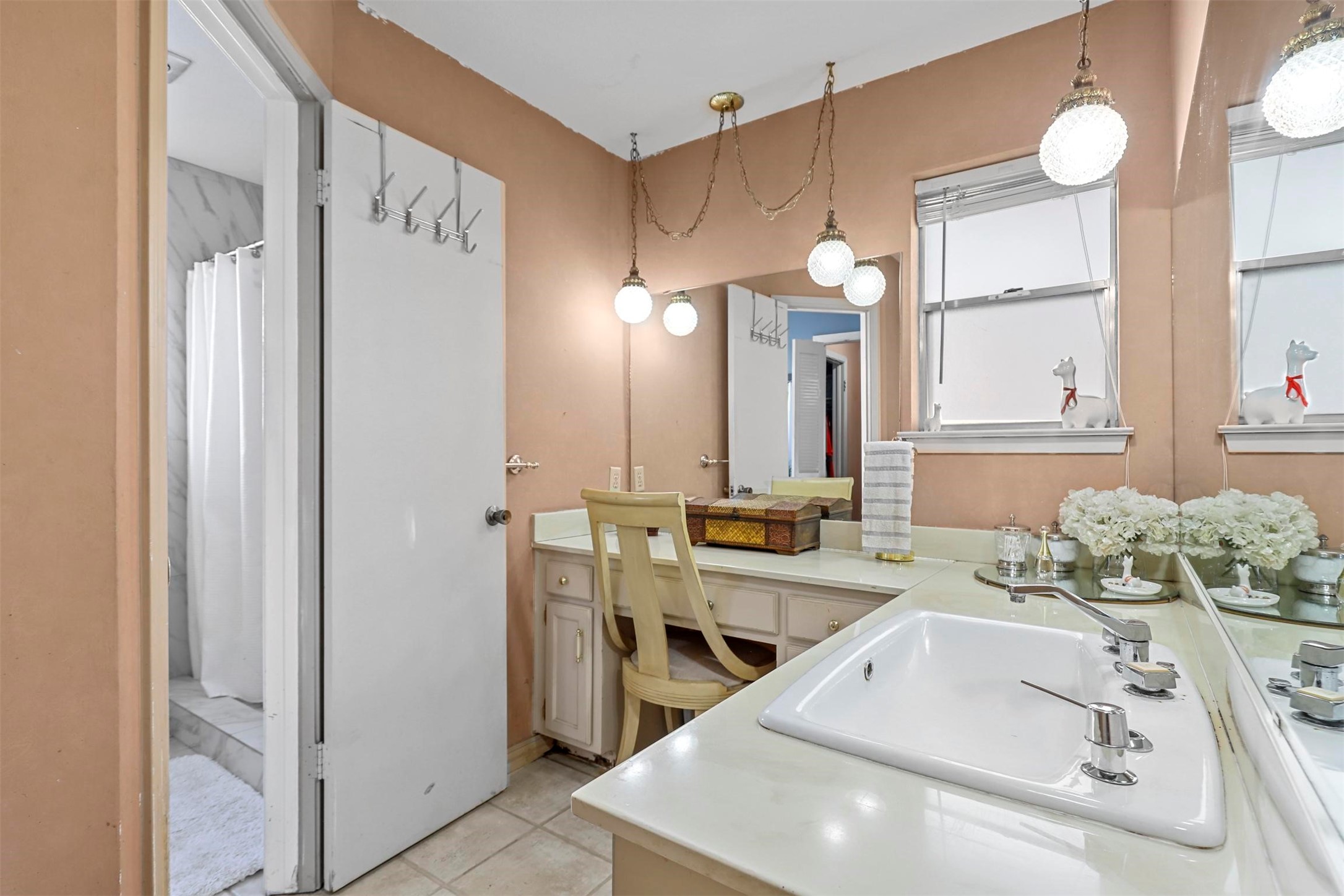 1509 Ems Road W