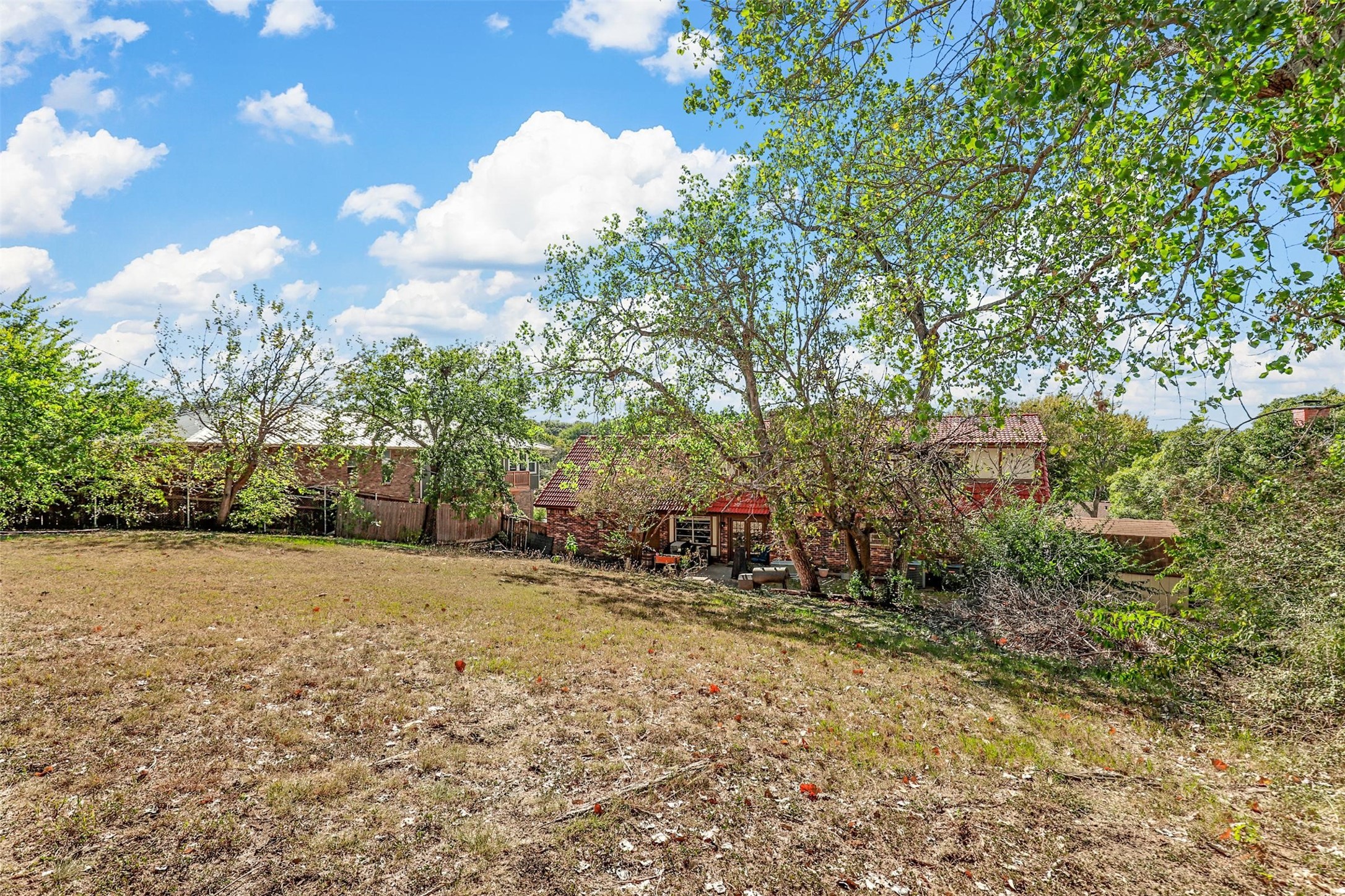 1509 Ems Road W