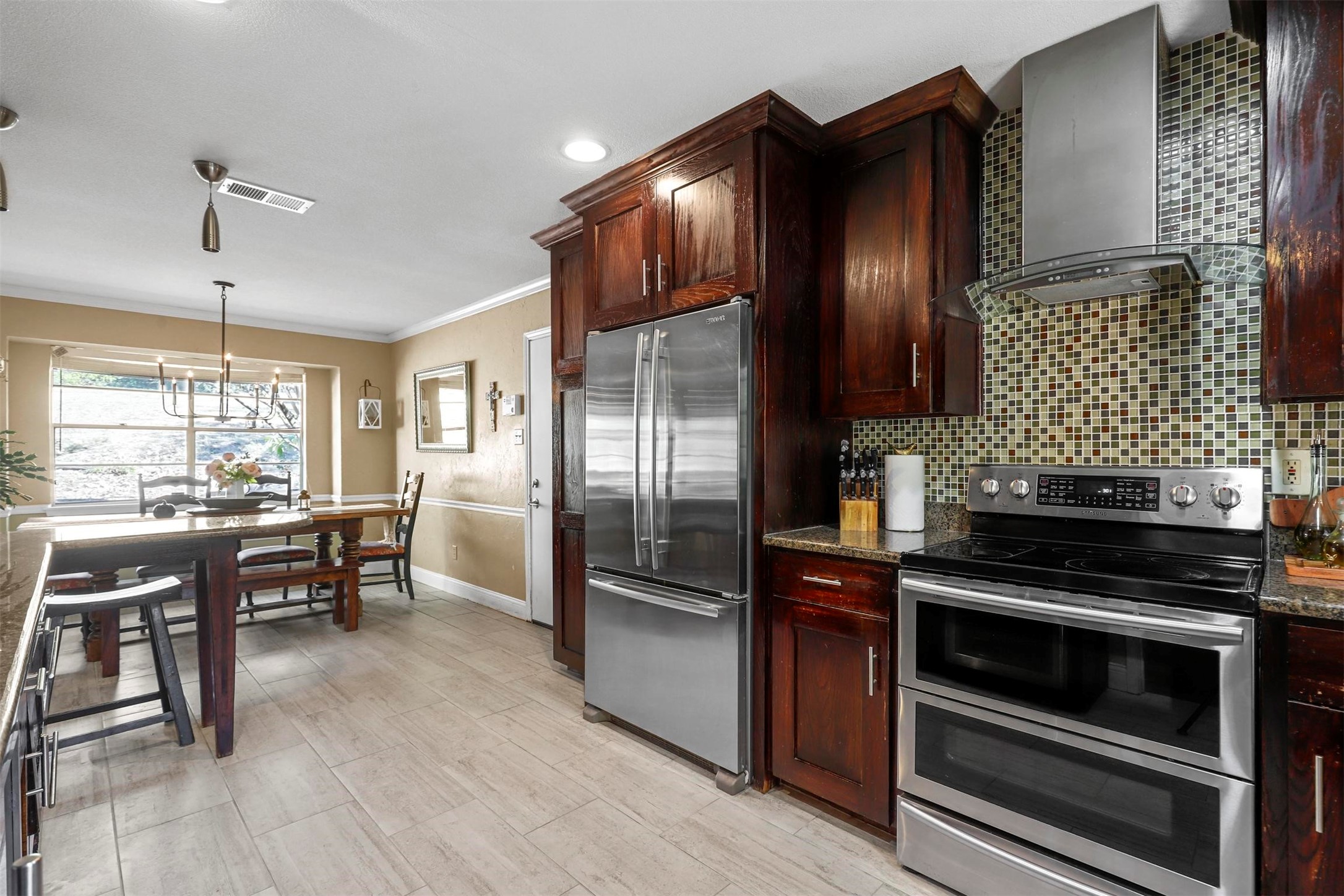 1509 Ems Road W