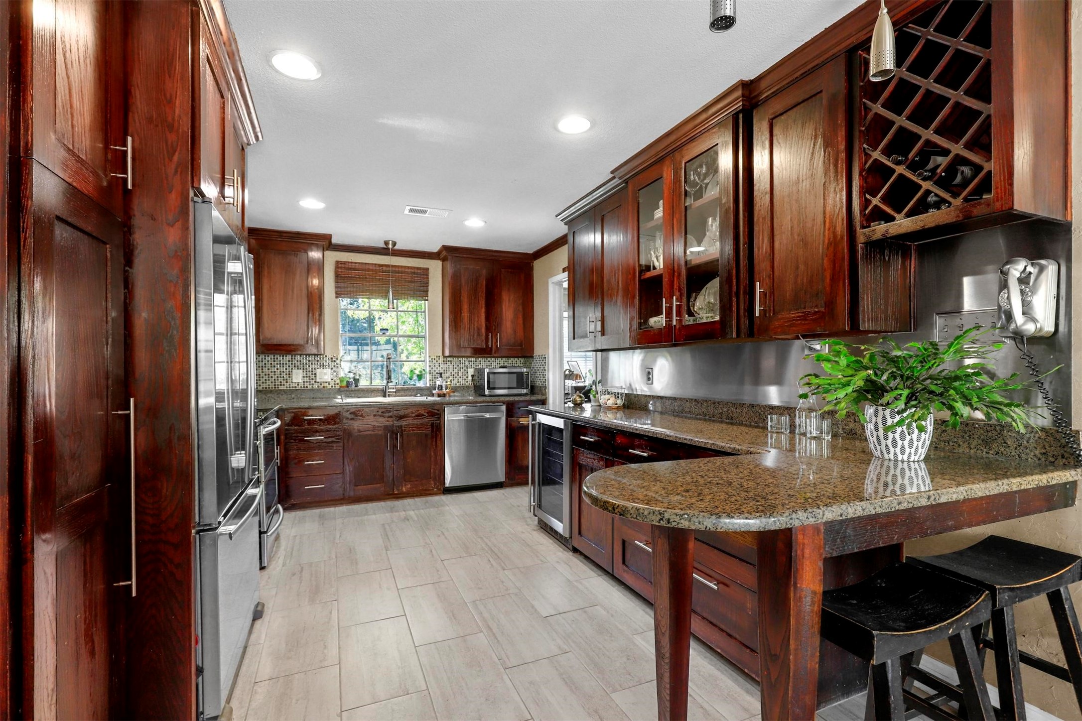 1509 Ems Road W
