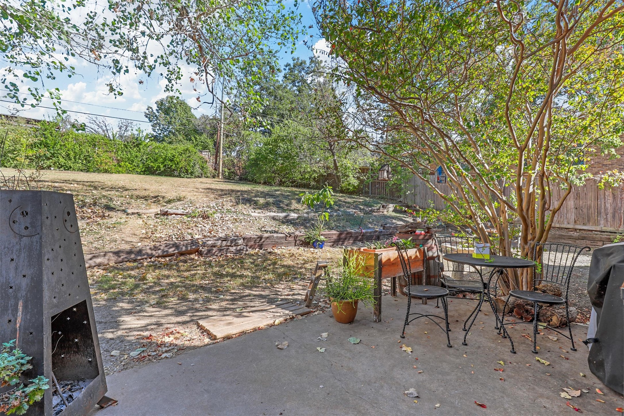 1509 Ems Road W