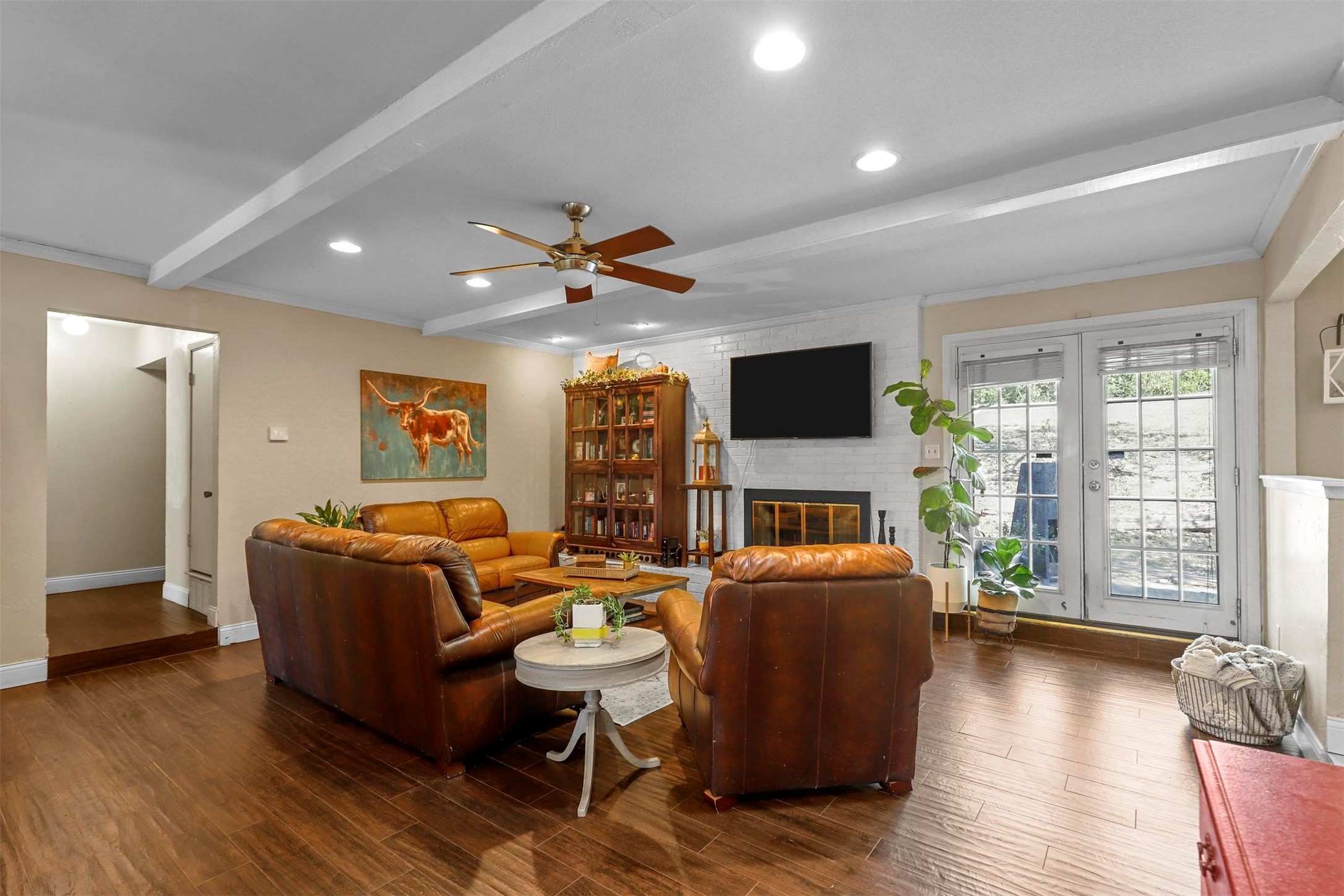 1509 Ems Road W