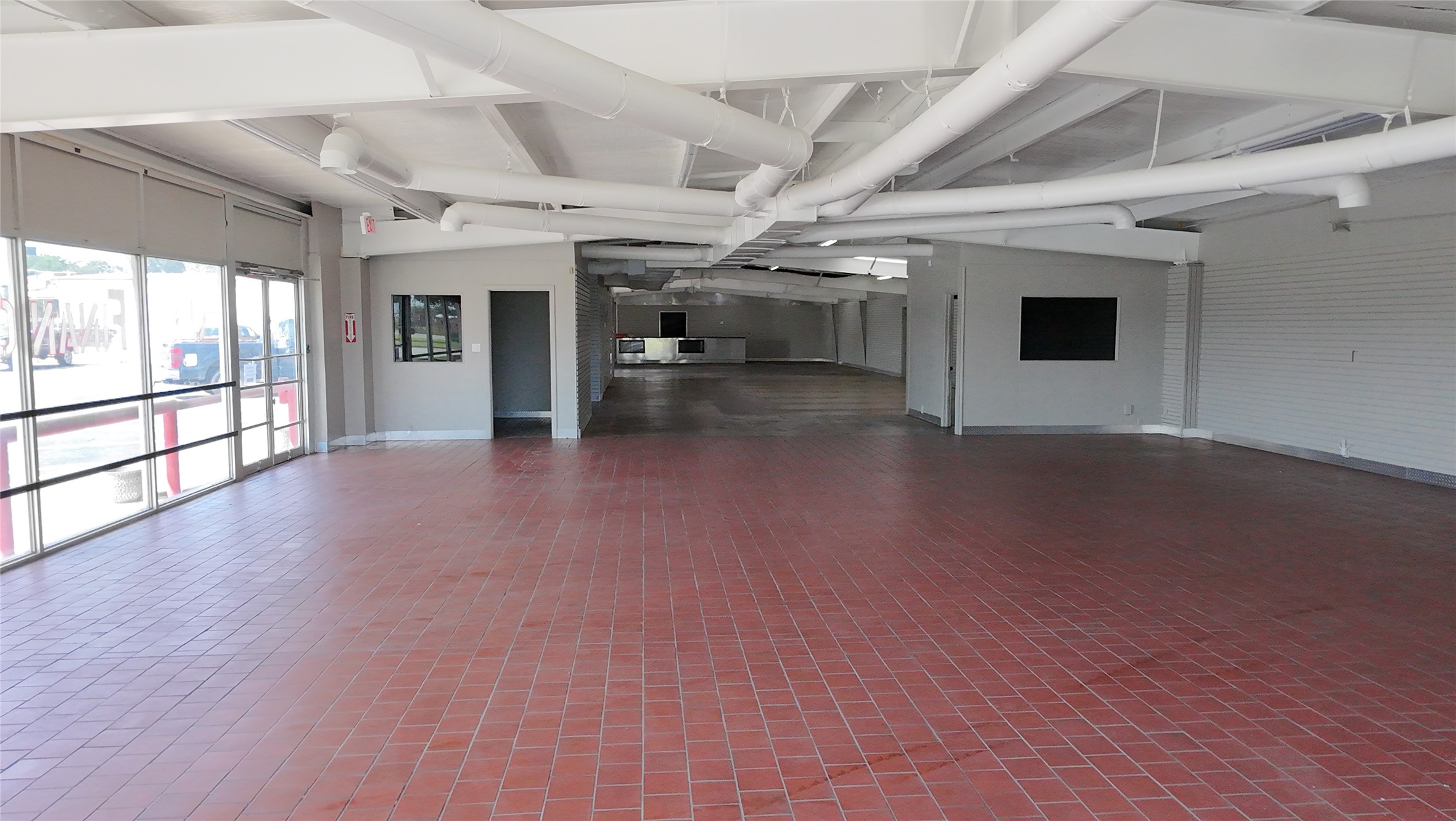 5717 Airport Freeway