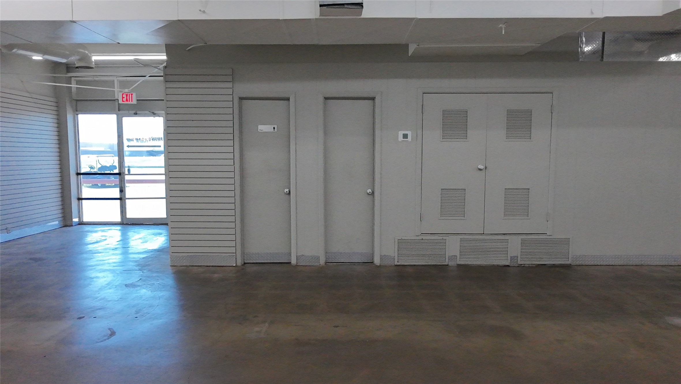 5717 Airport Freeway