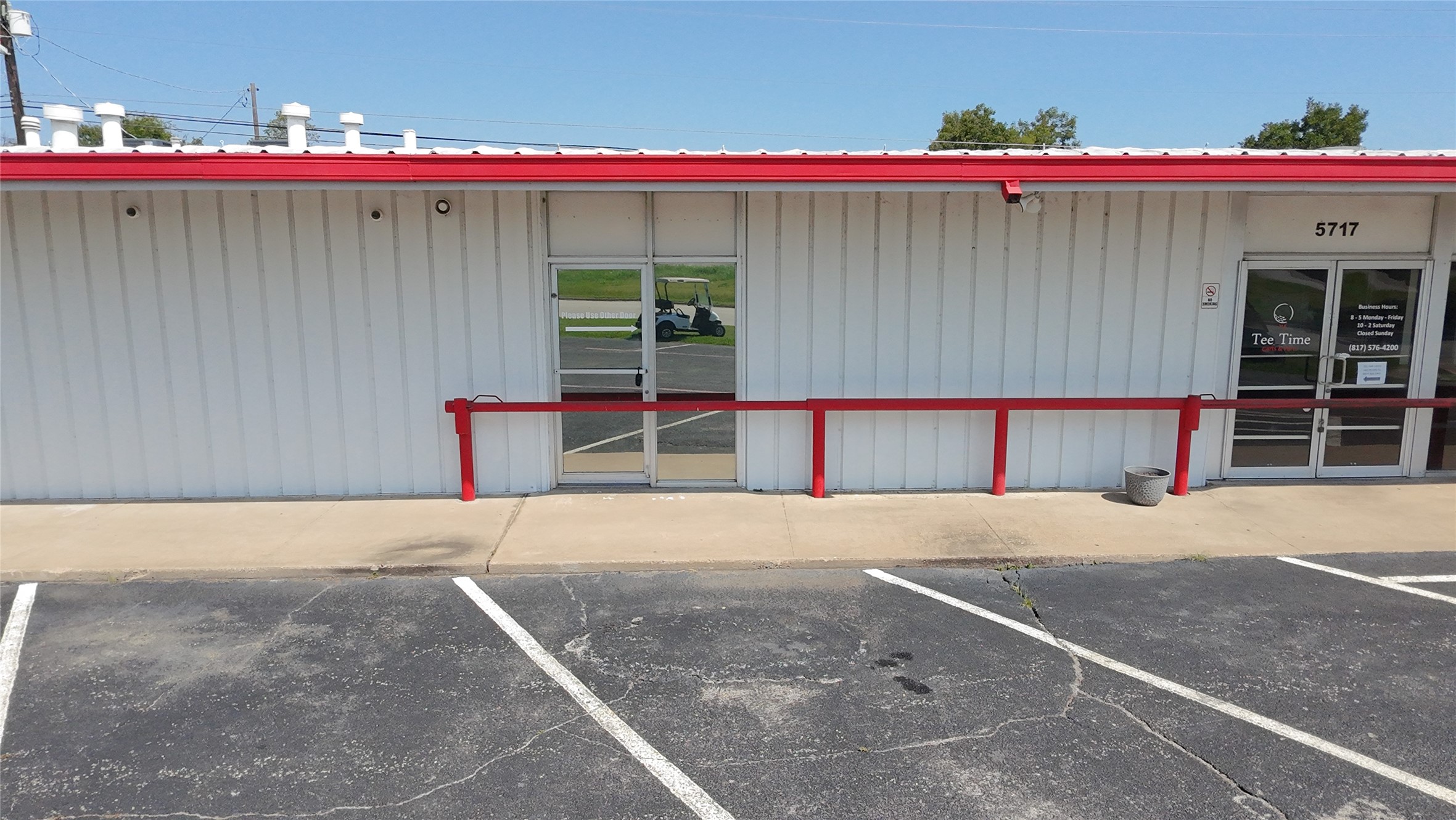 5717 Airport Freeway