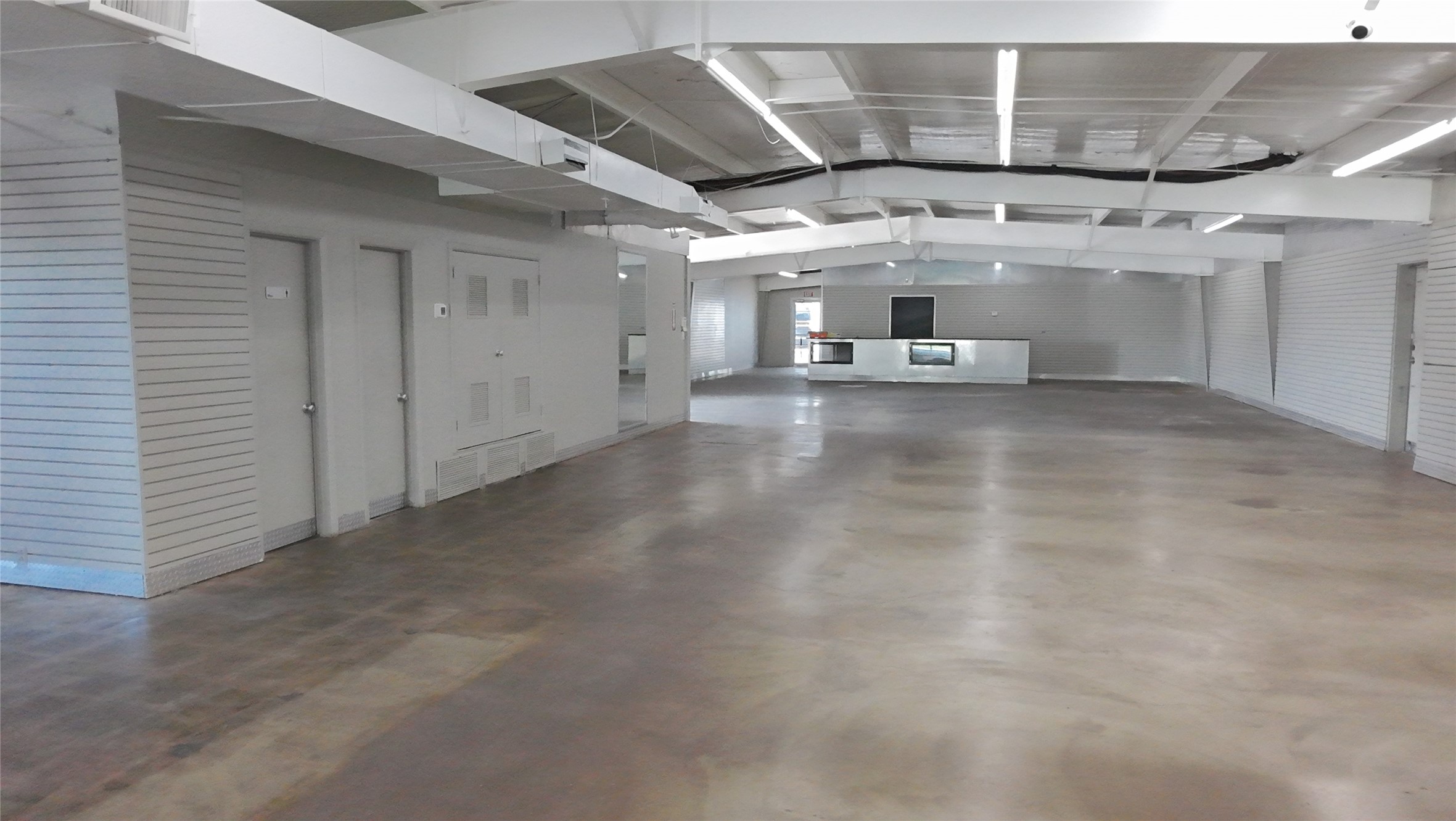 5717 Airport Freeway