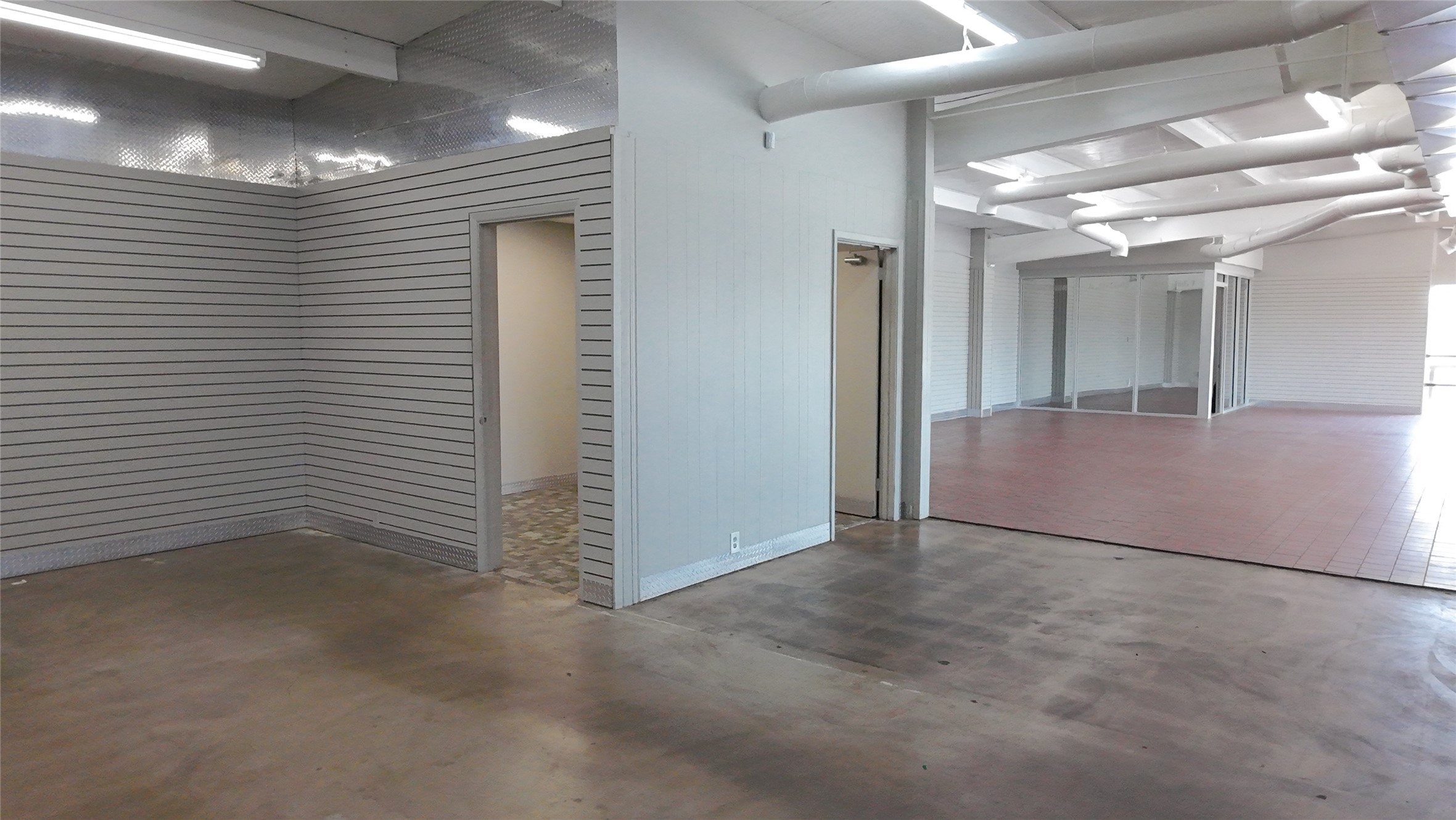 5717 Airport Freeway