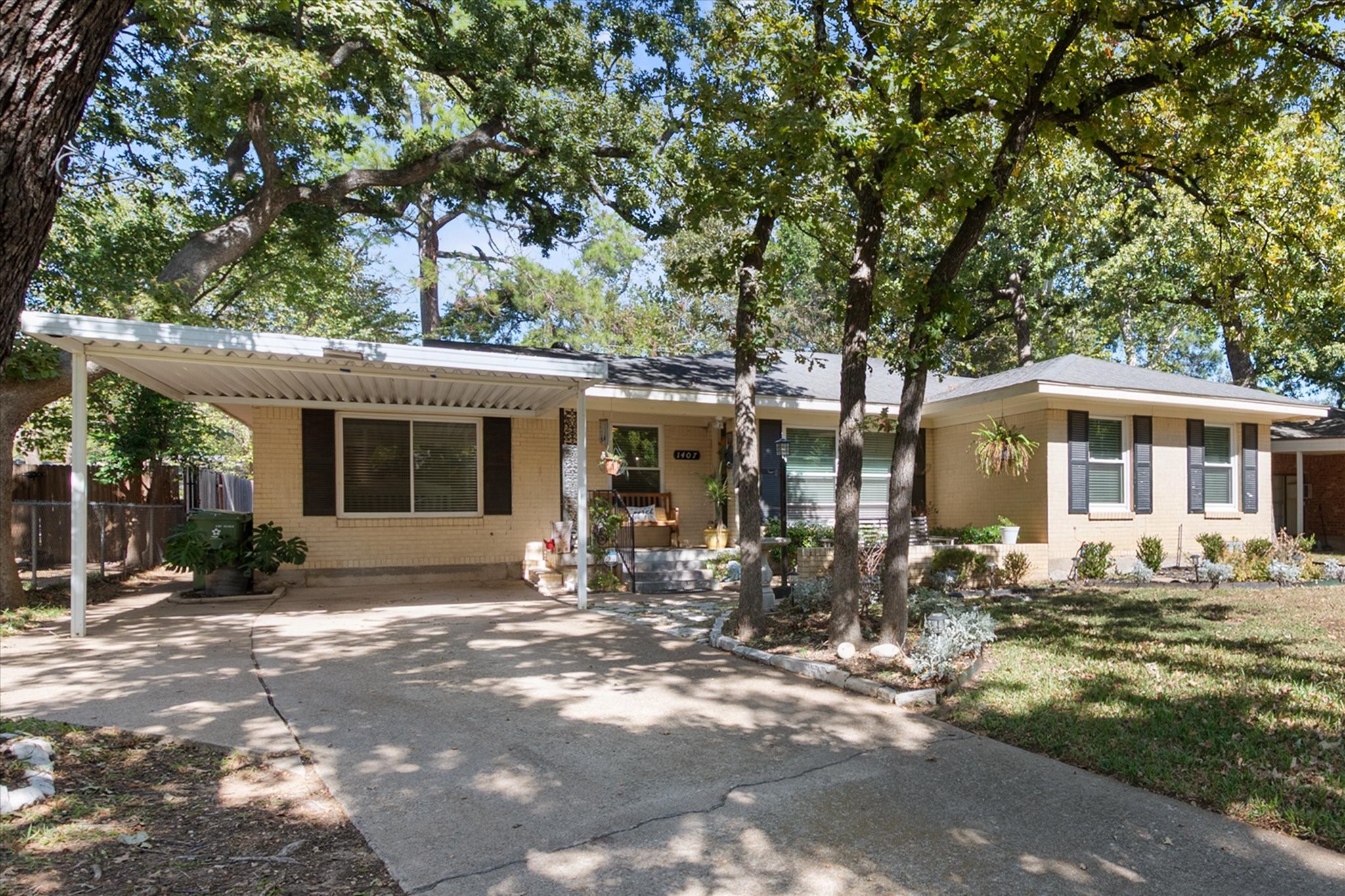 1407 Bluebonnet Trail