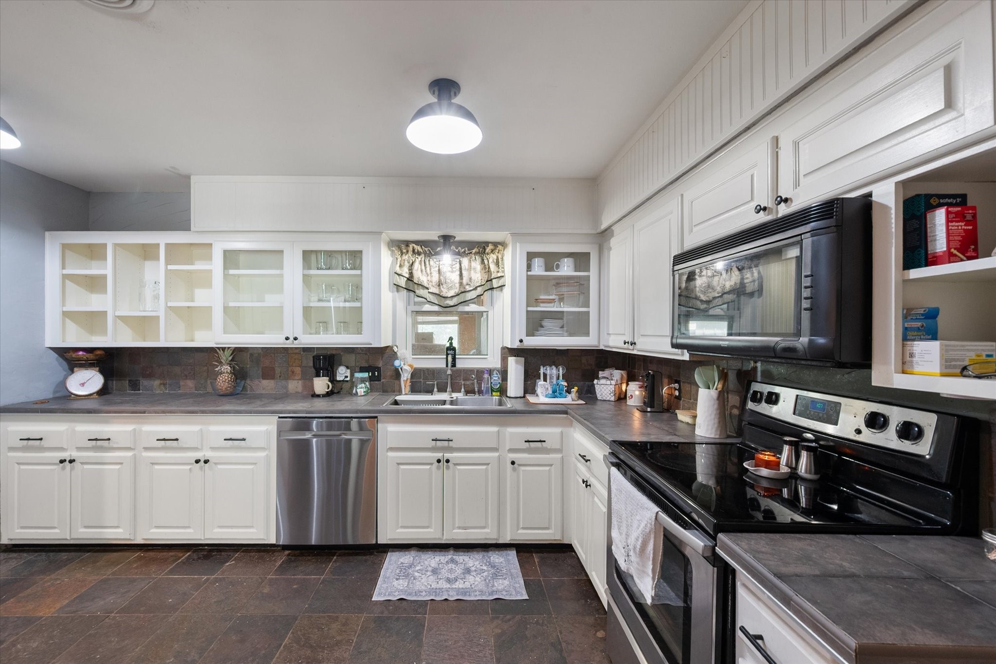 1407 Bluebonnet Trail