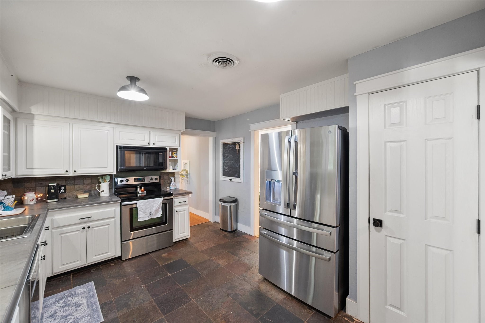 1407 Bluebonnet Trail