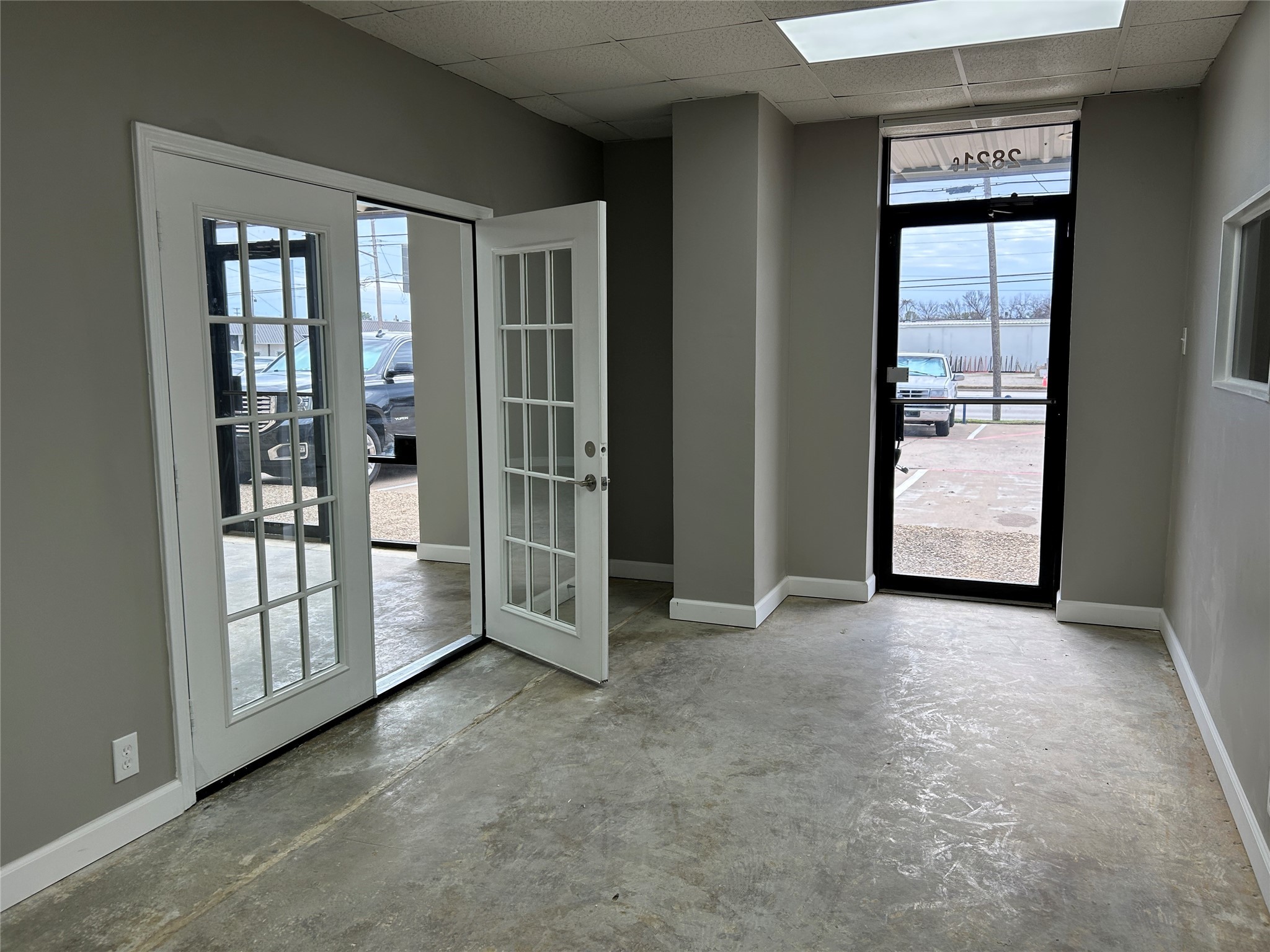 2821 W Division Street