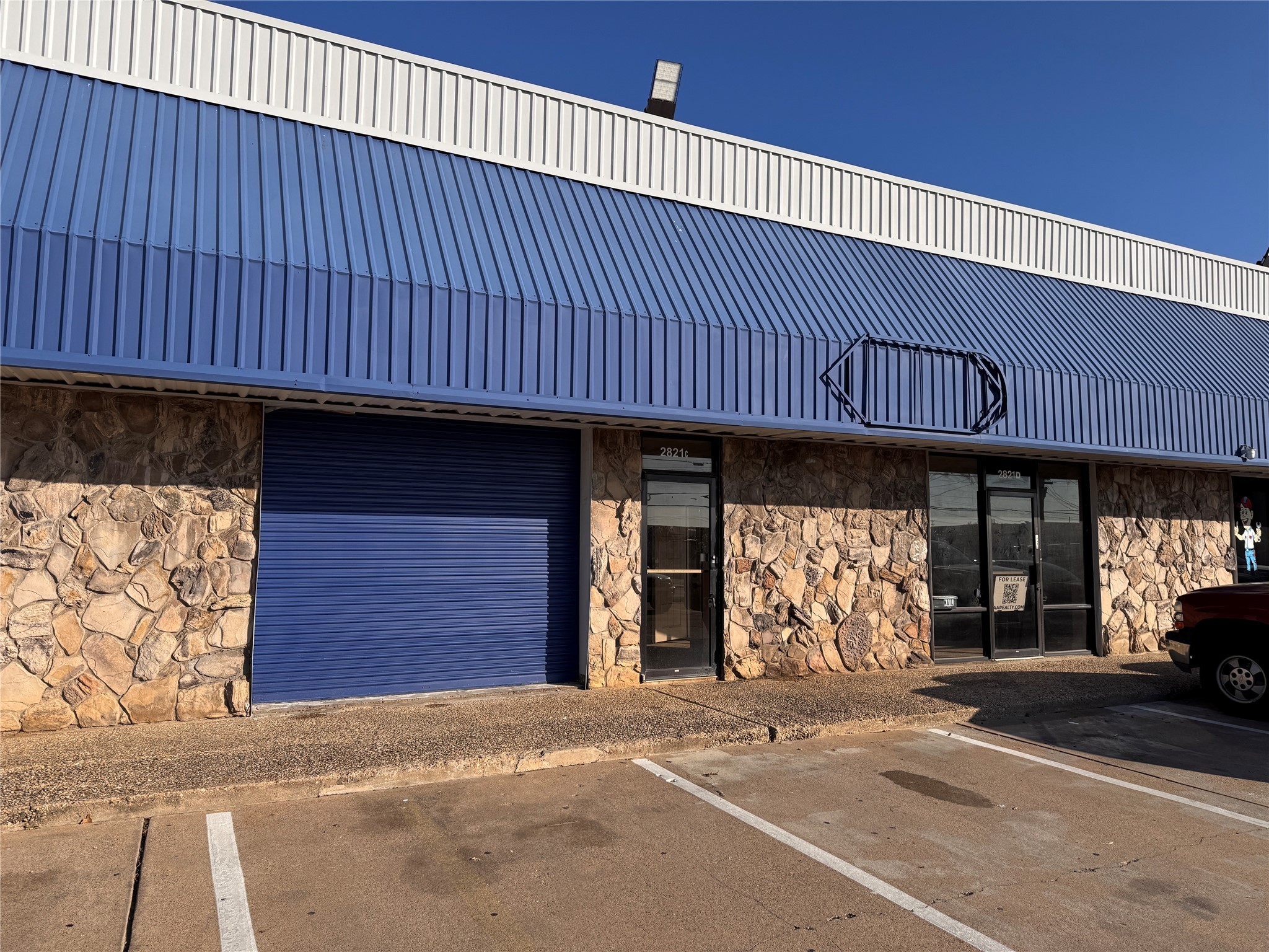 2821 W Division Street