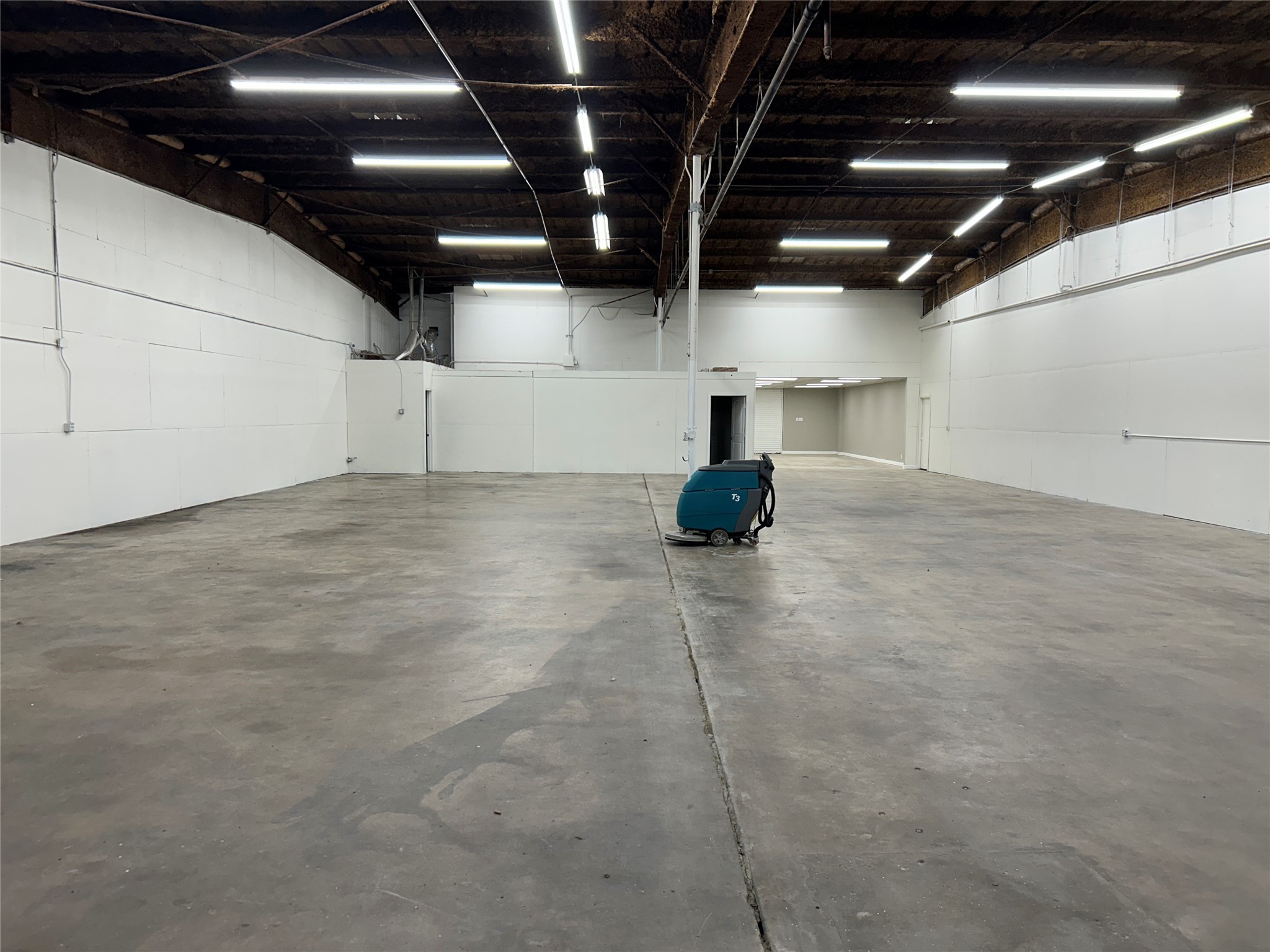 2821 W Division Street