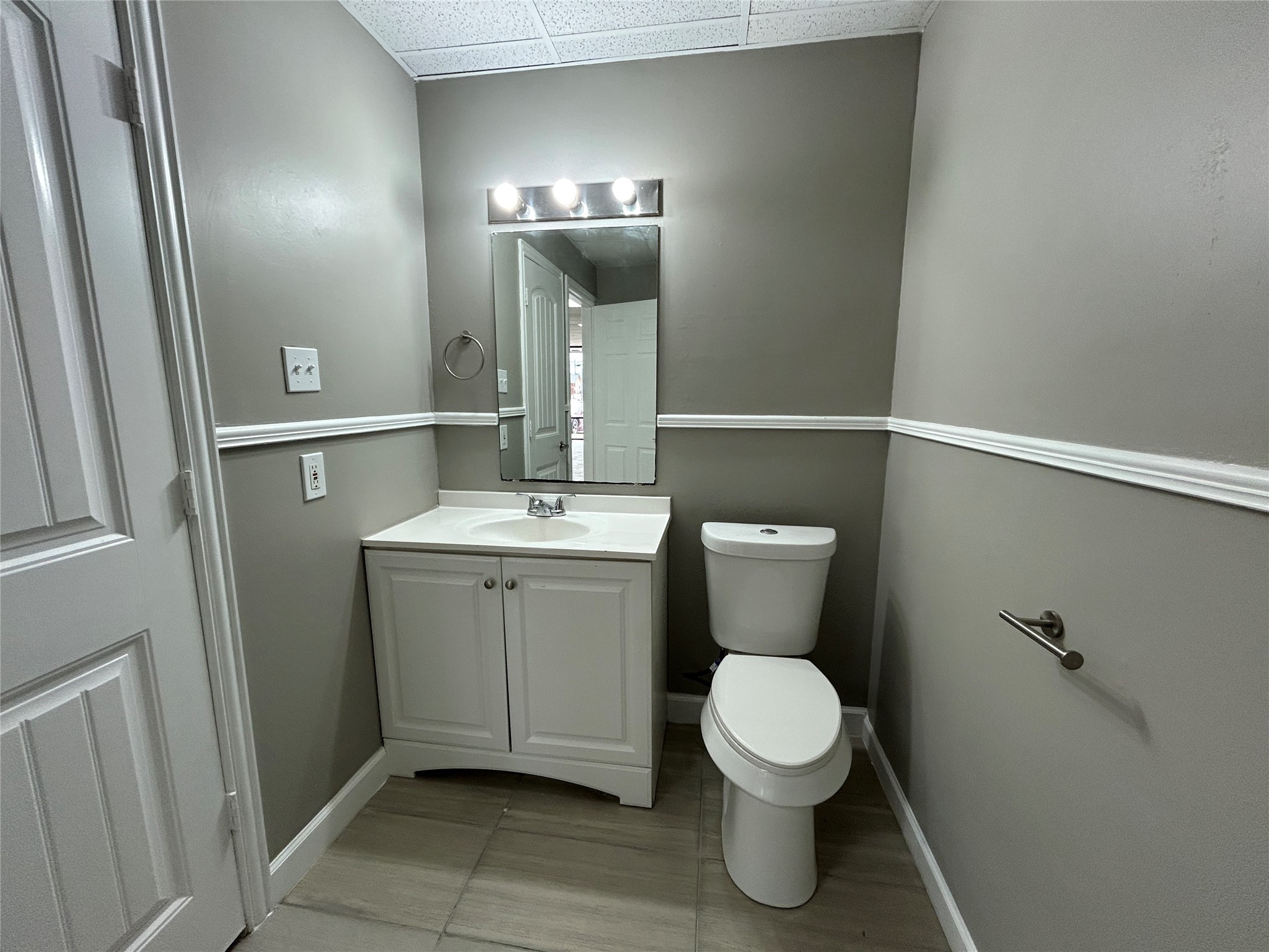 2821 W Division Street