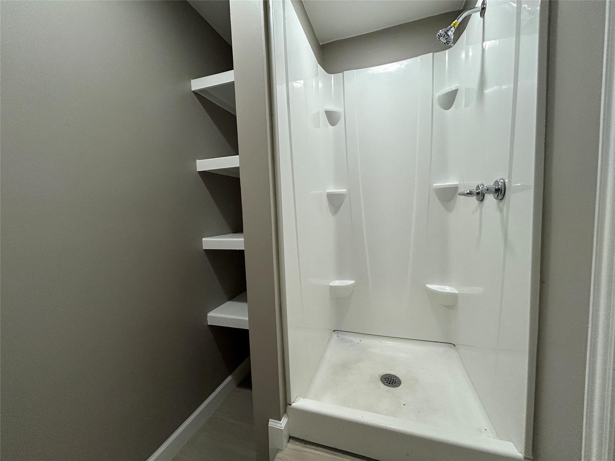 2821 W Division Street