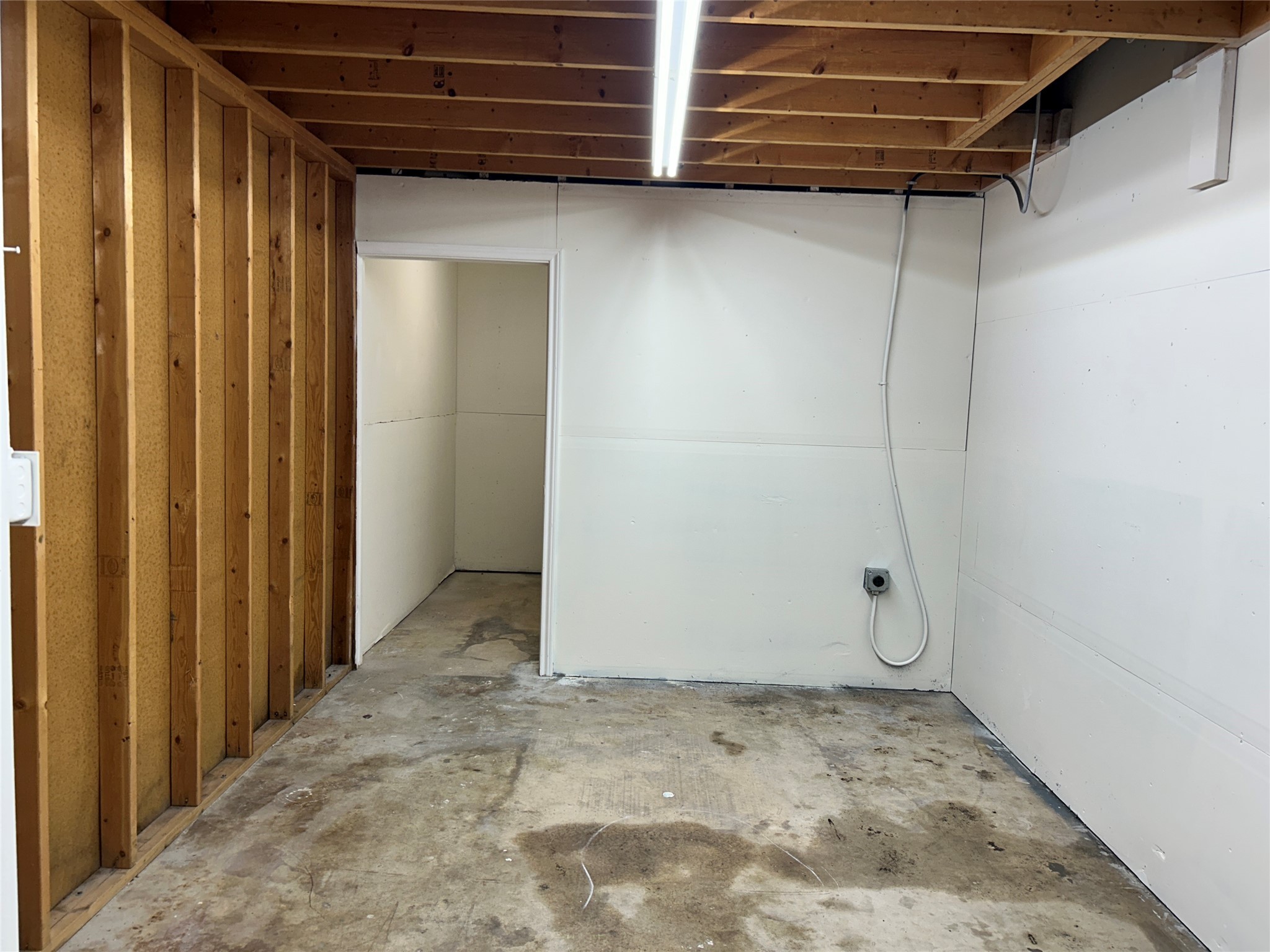 2821 W Division Street