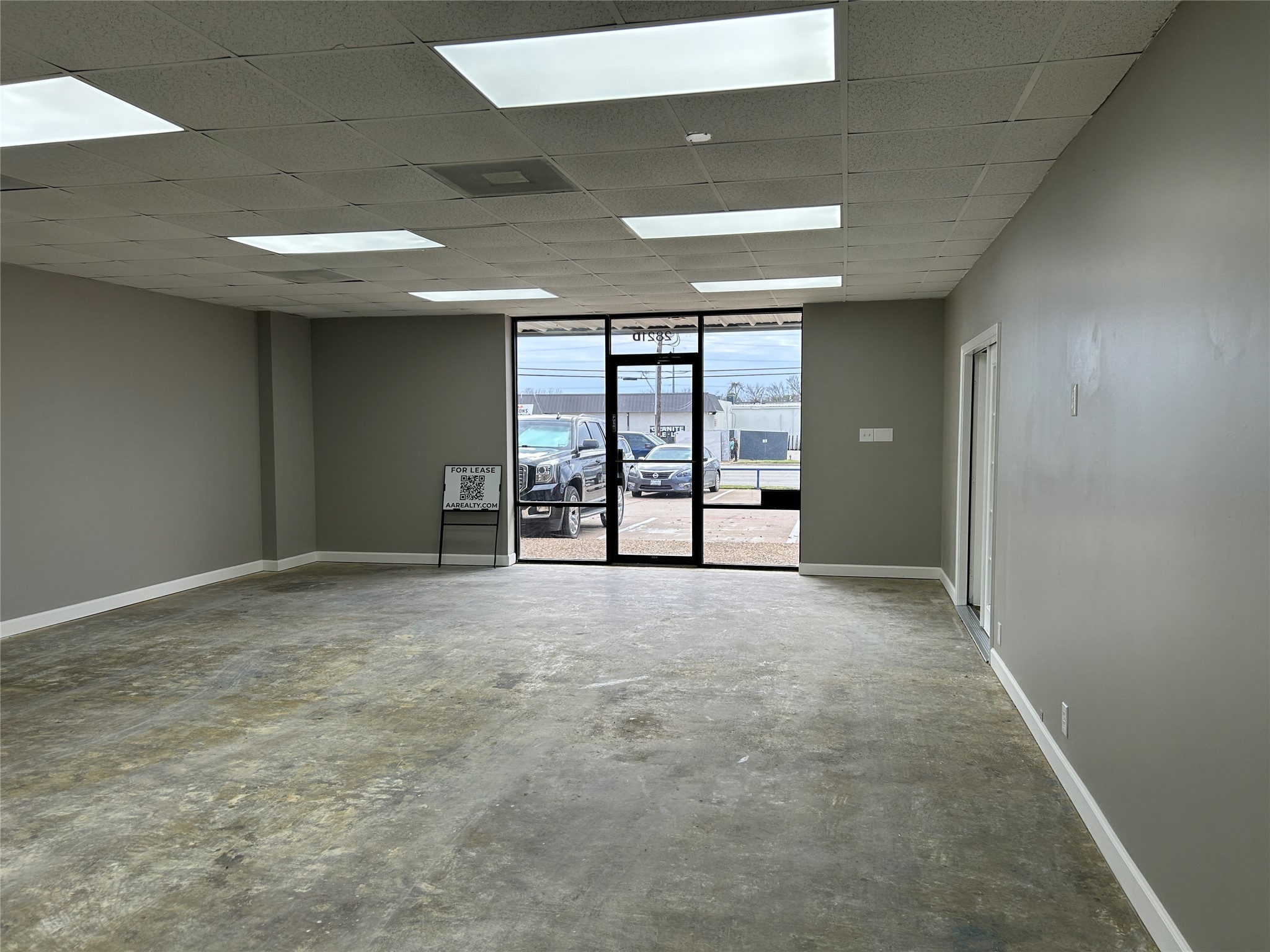 2821 W Division Street