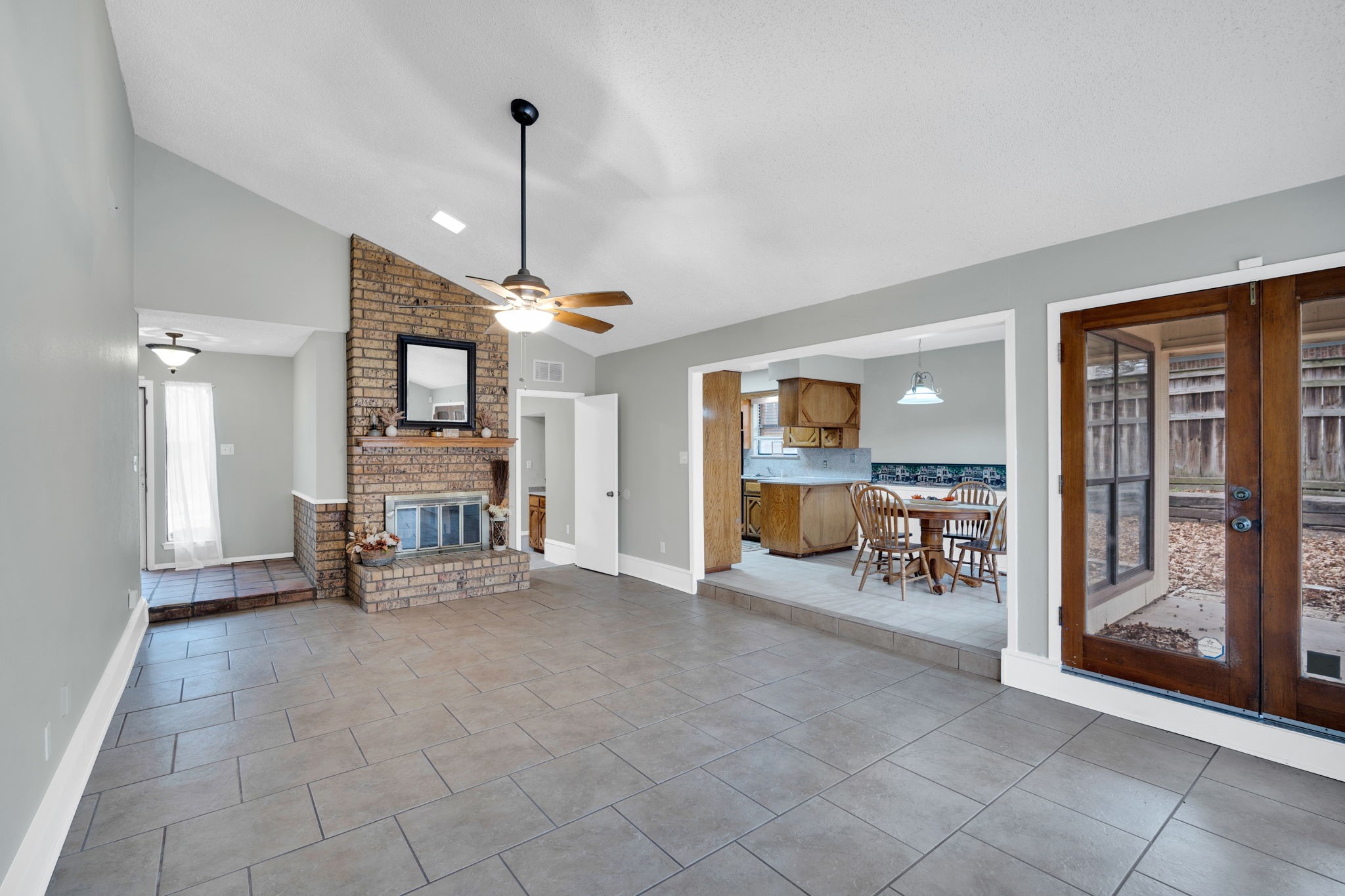 4515 Indian Oaks Trail