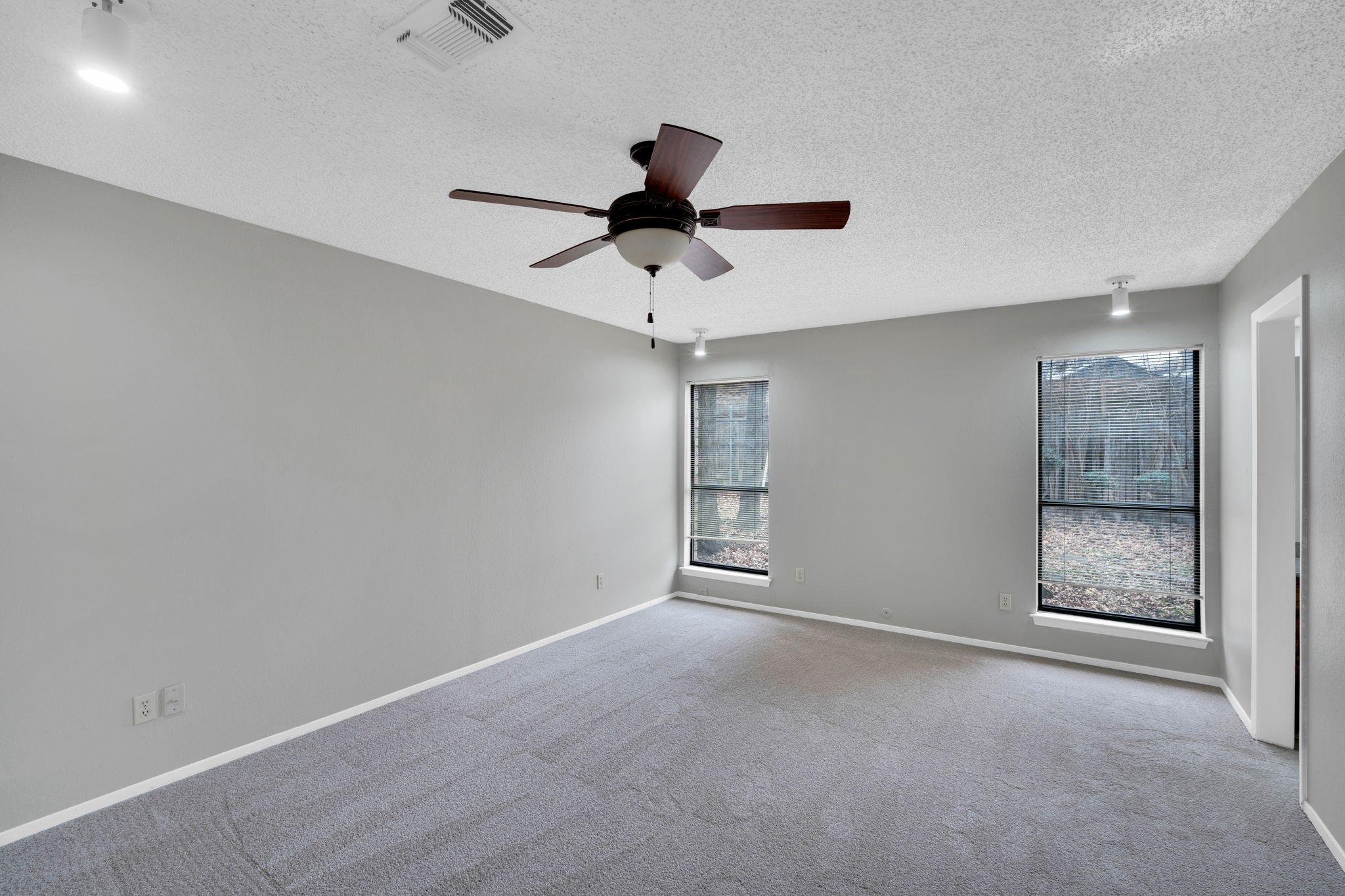 4515 Indian Oaks Trail