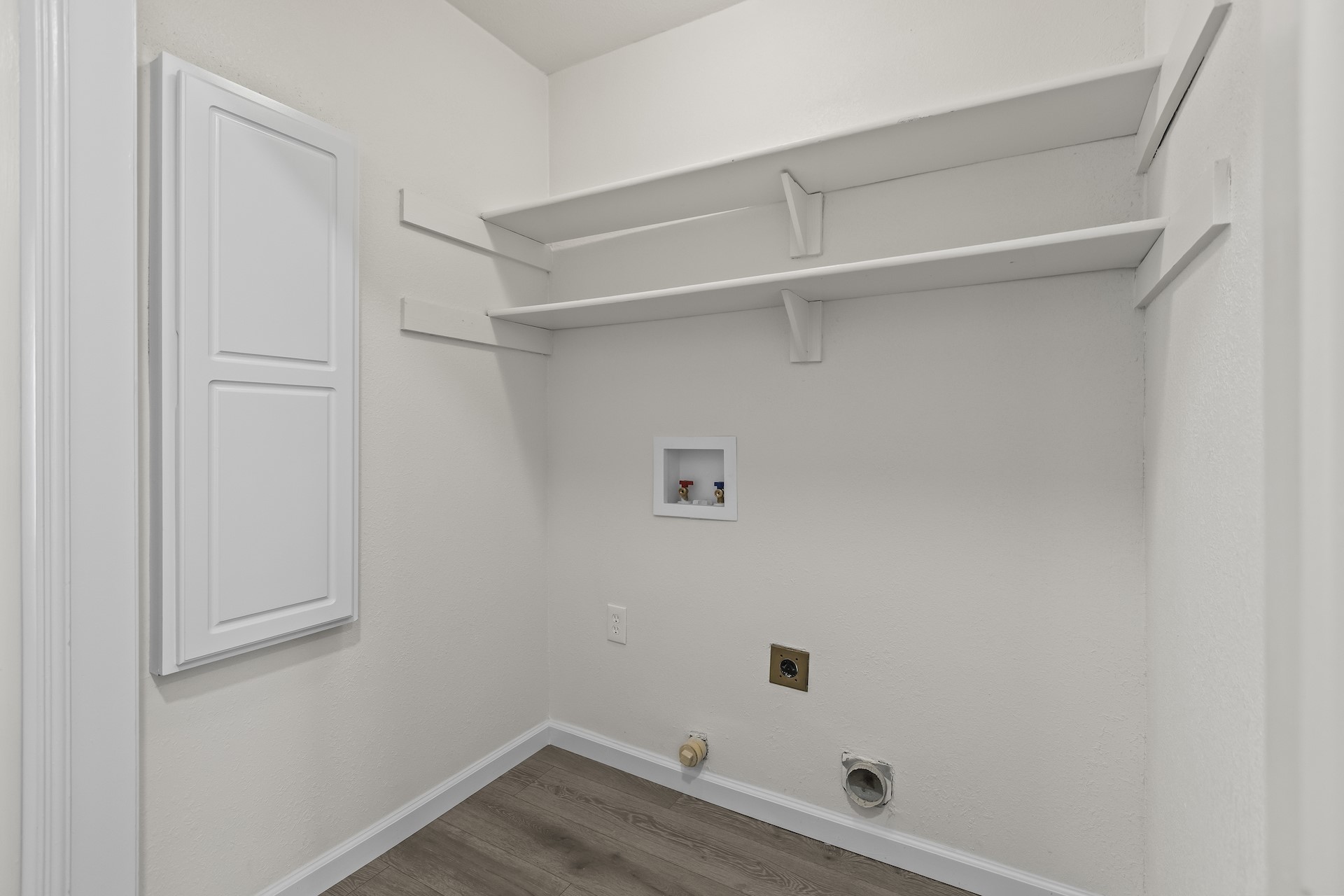 1901 Sabine Pass Lane