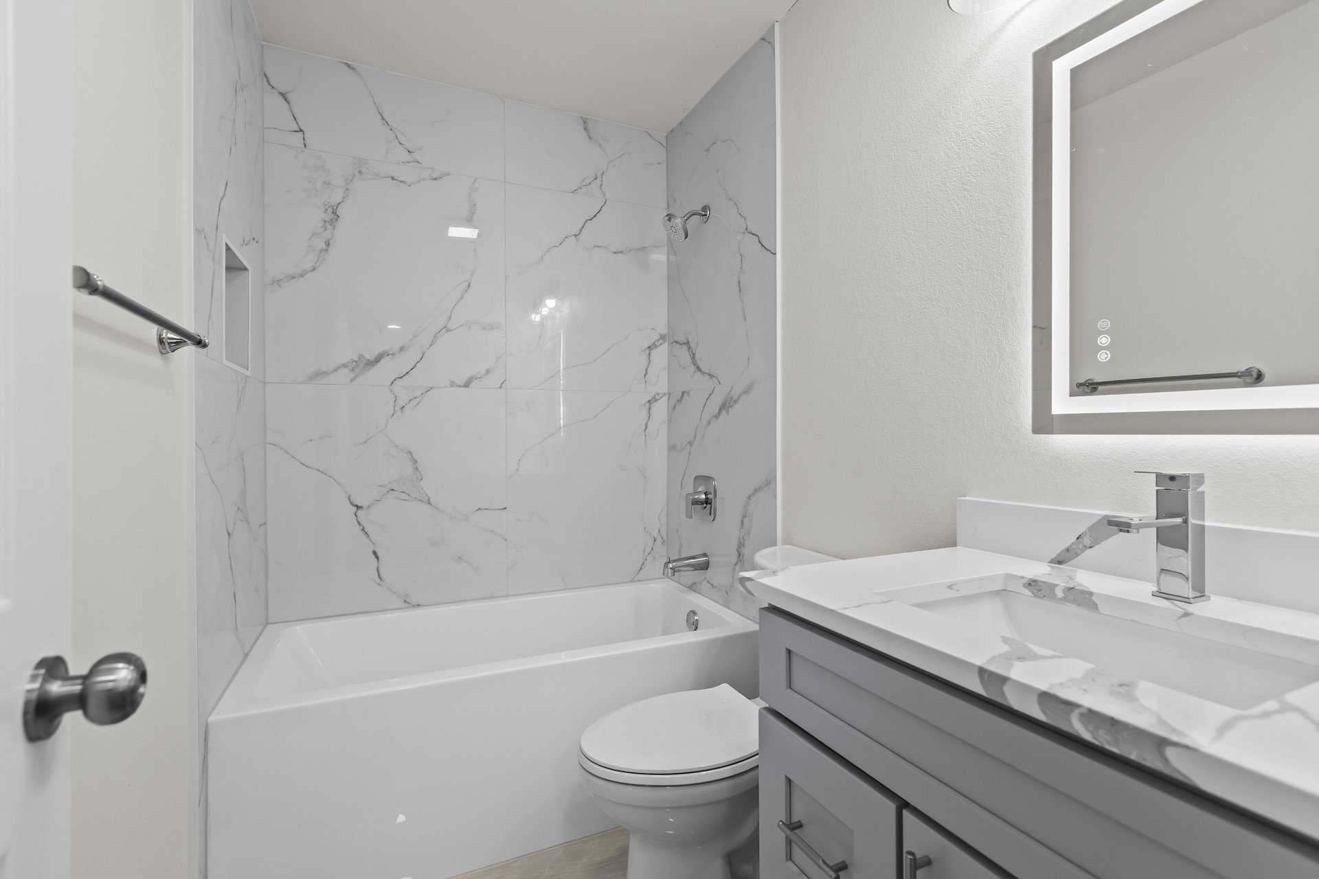 1901 Sabine Pass Lane