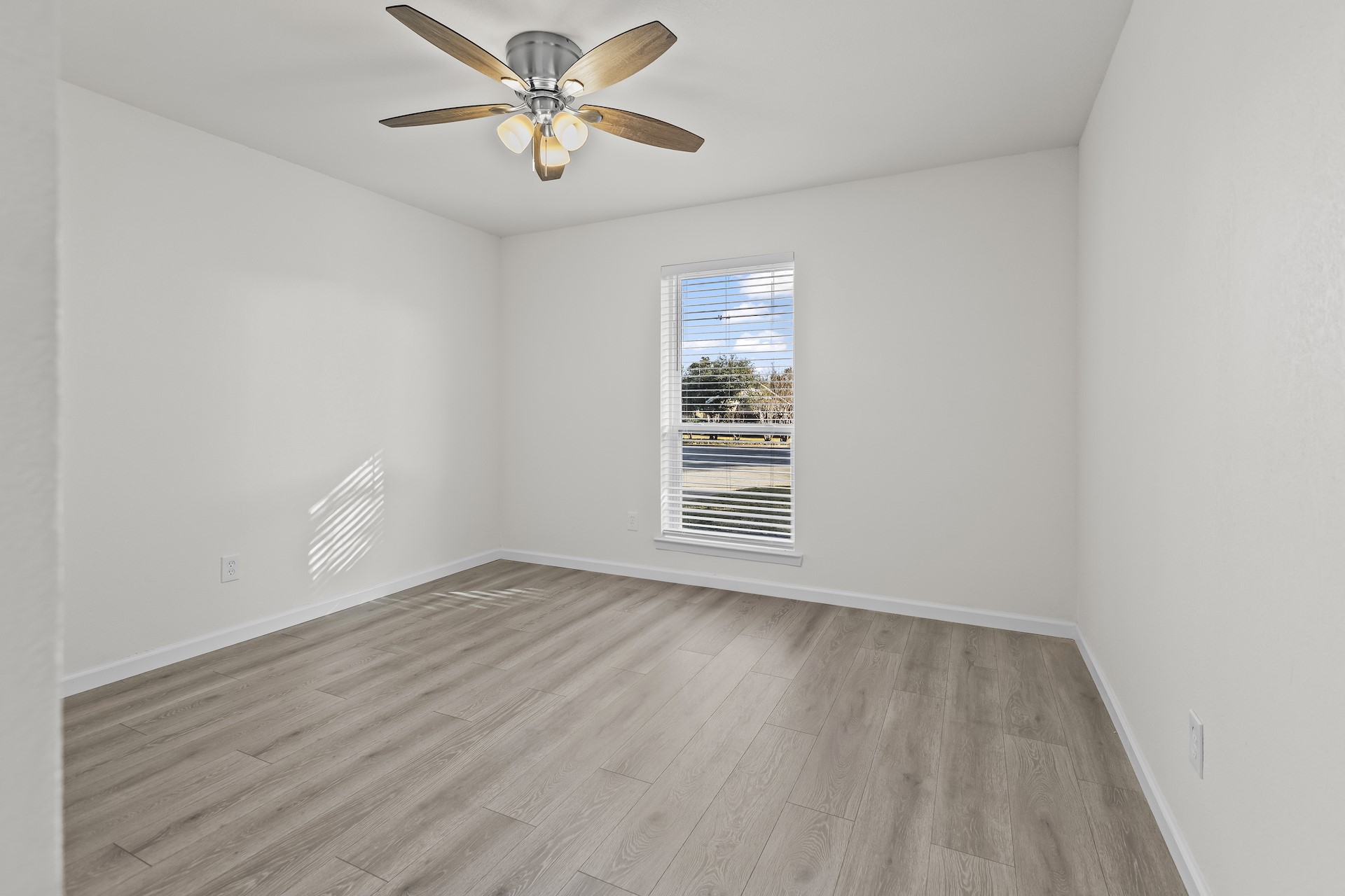 1901 Sabine Pass Lane