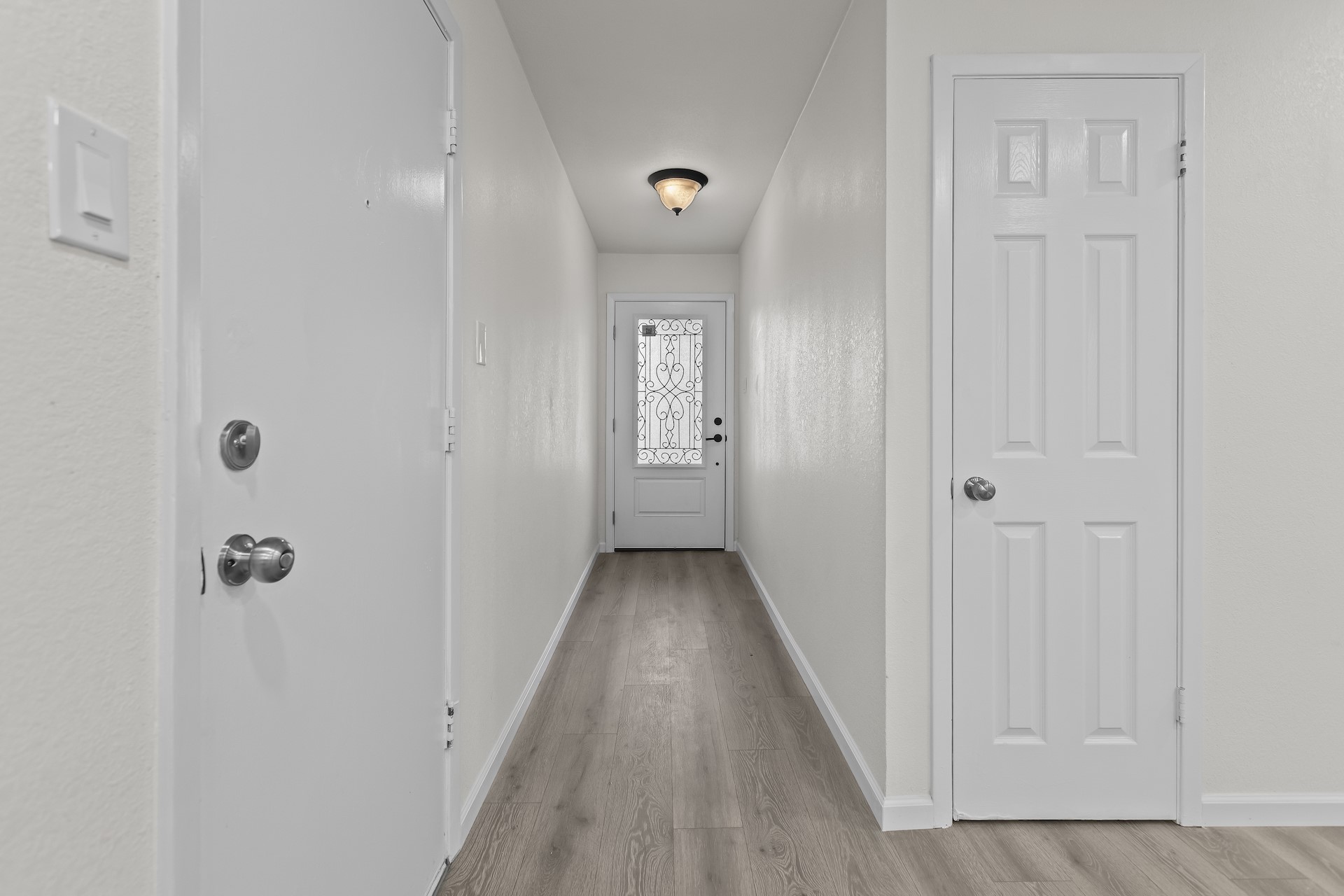 1901 Sabine Pass Lane